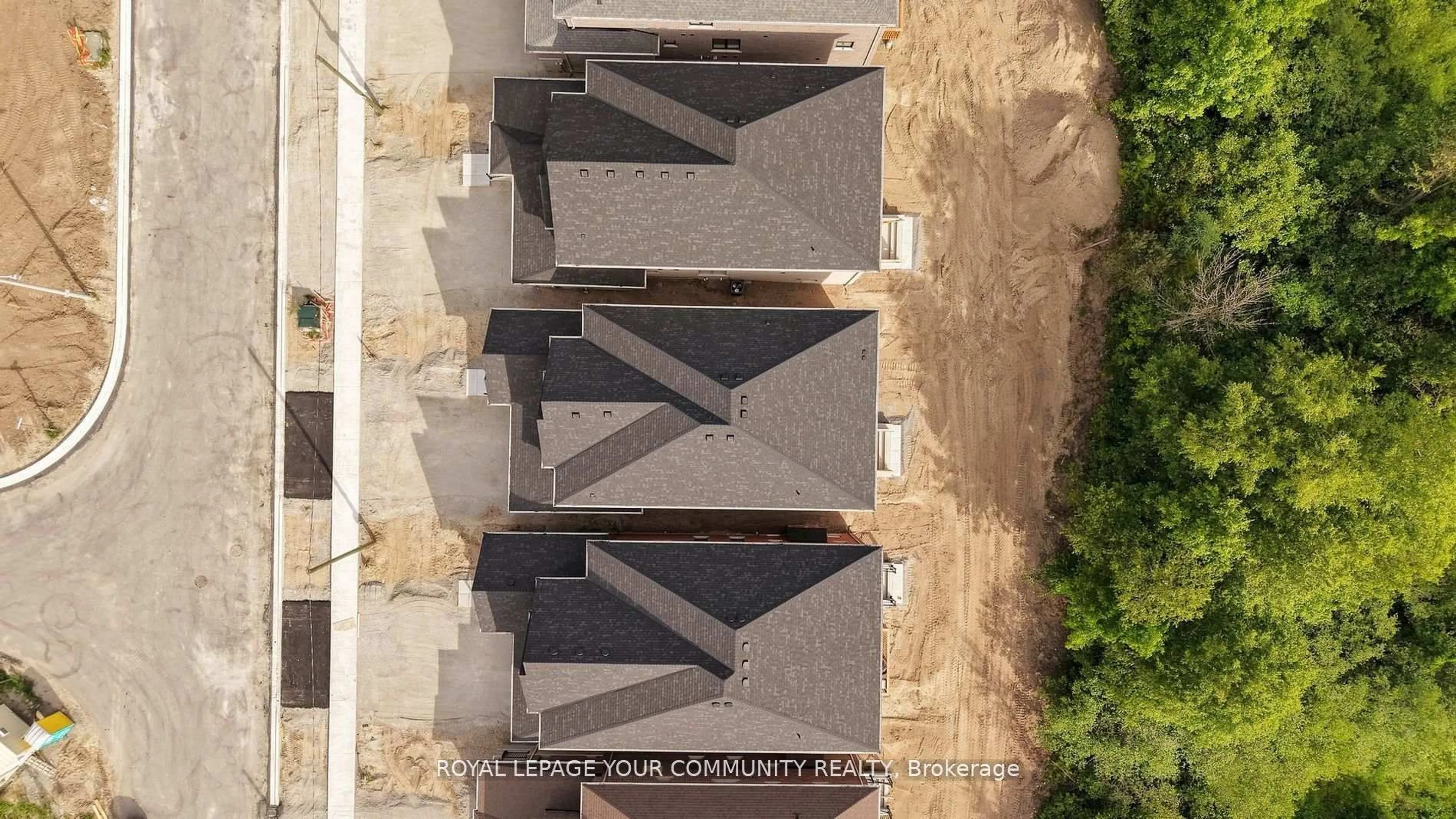 A pic from outside/outdoor area/front of a property/back of a property/a pic from drone, building for 26 Baycroft Blvd, Essa Ontario L0M 1B5