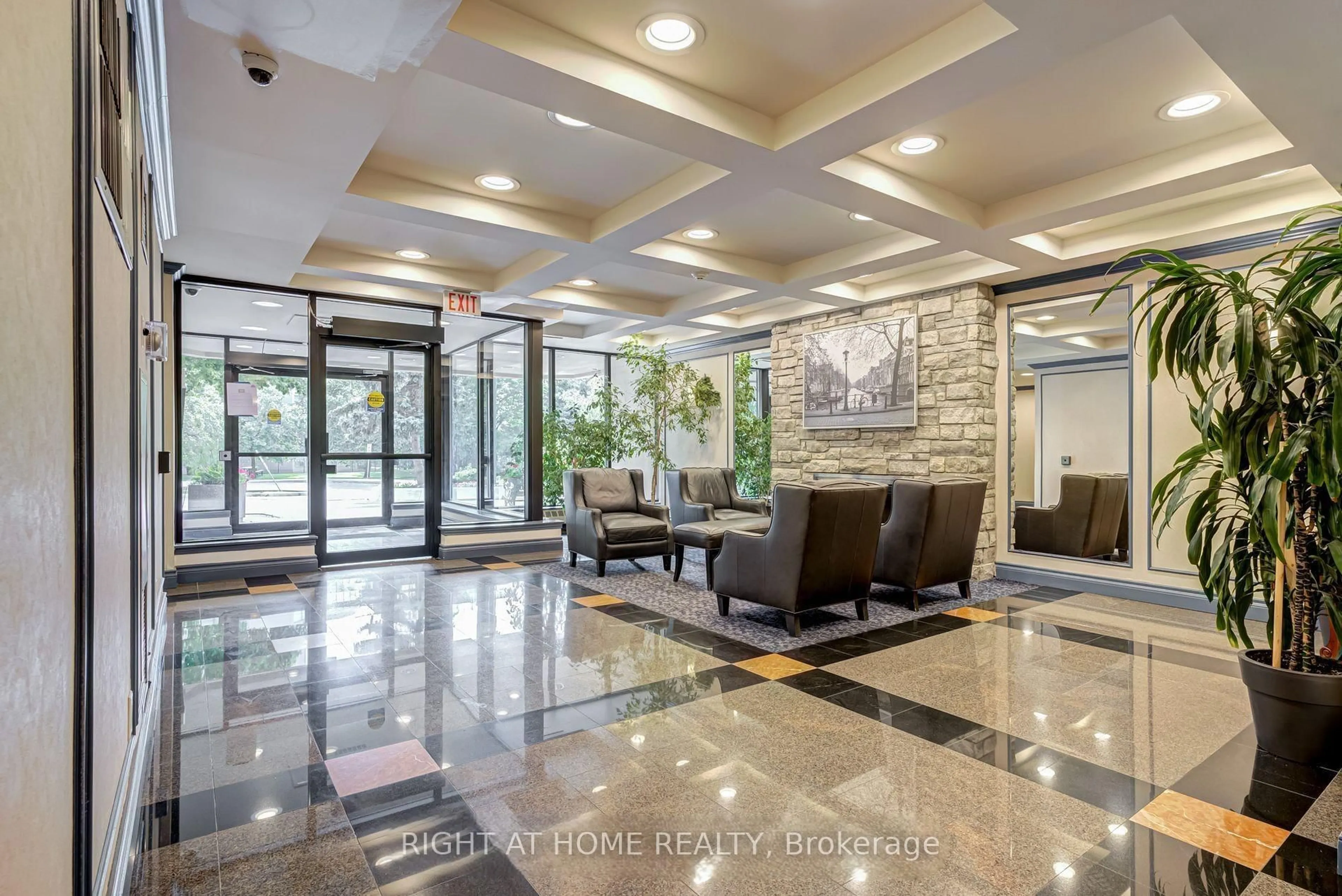 Lobby for 81 Townsgate Dr #902, Vaughan Ontario L4J 8E6