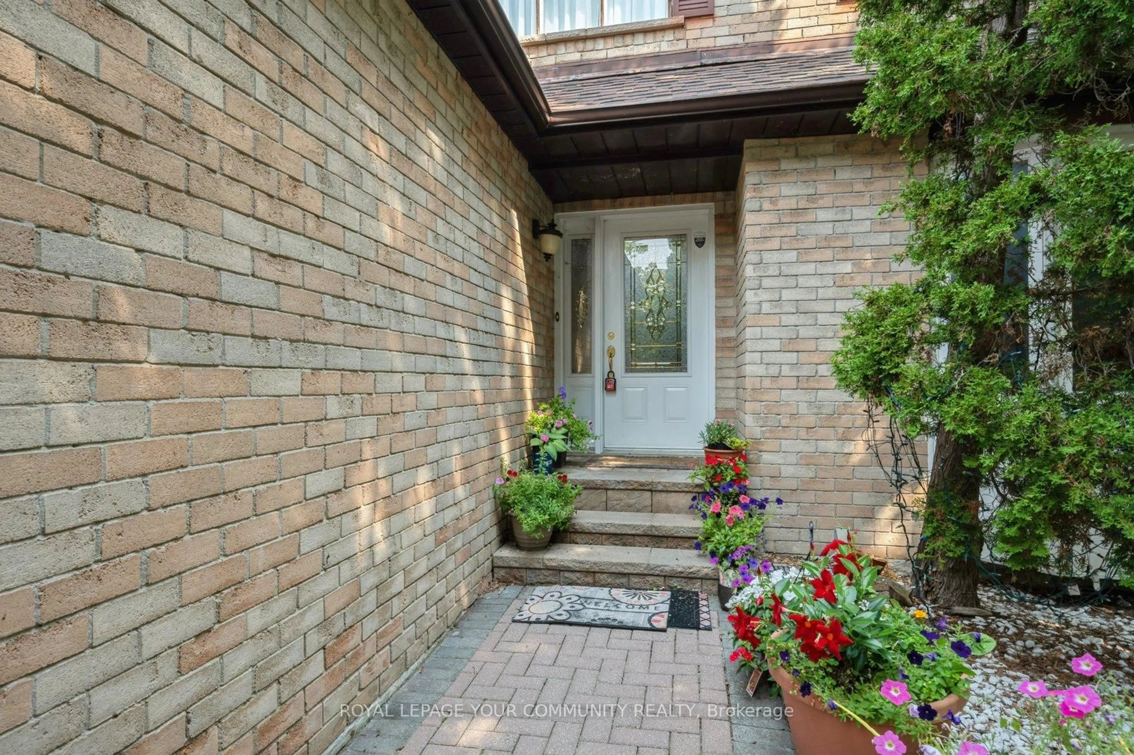 Unknown for 194 Carrington Dr, Richmond Hill Ontario L4C 7Z7