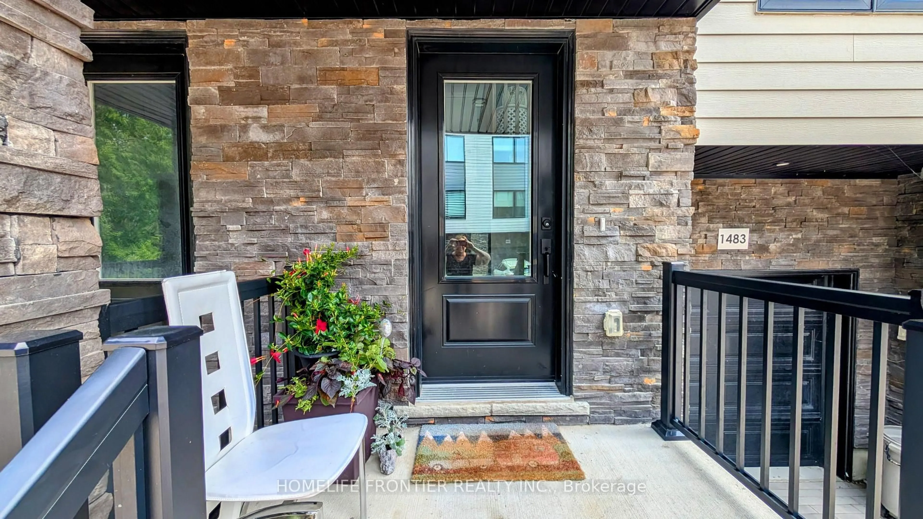Indoor entryway for 1483 Purchase Pl, Innisfil Ontario L0L 1W0