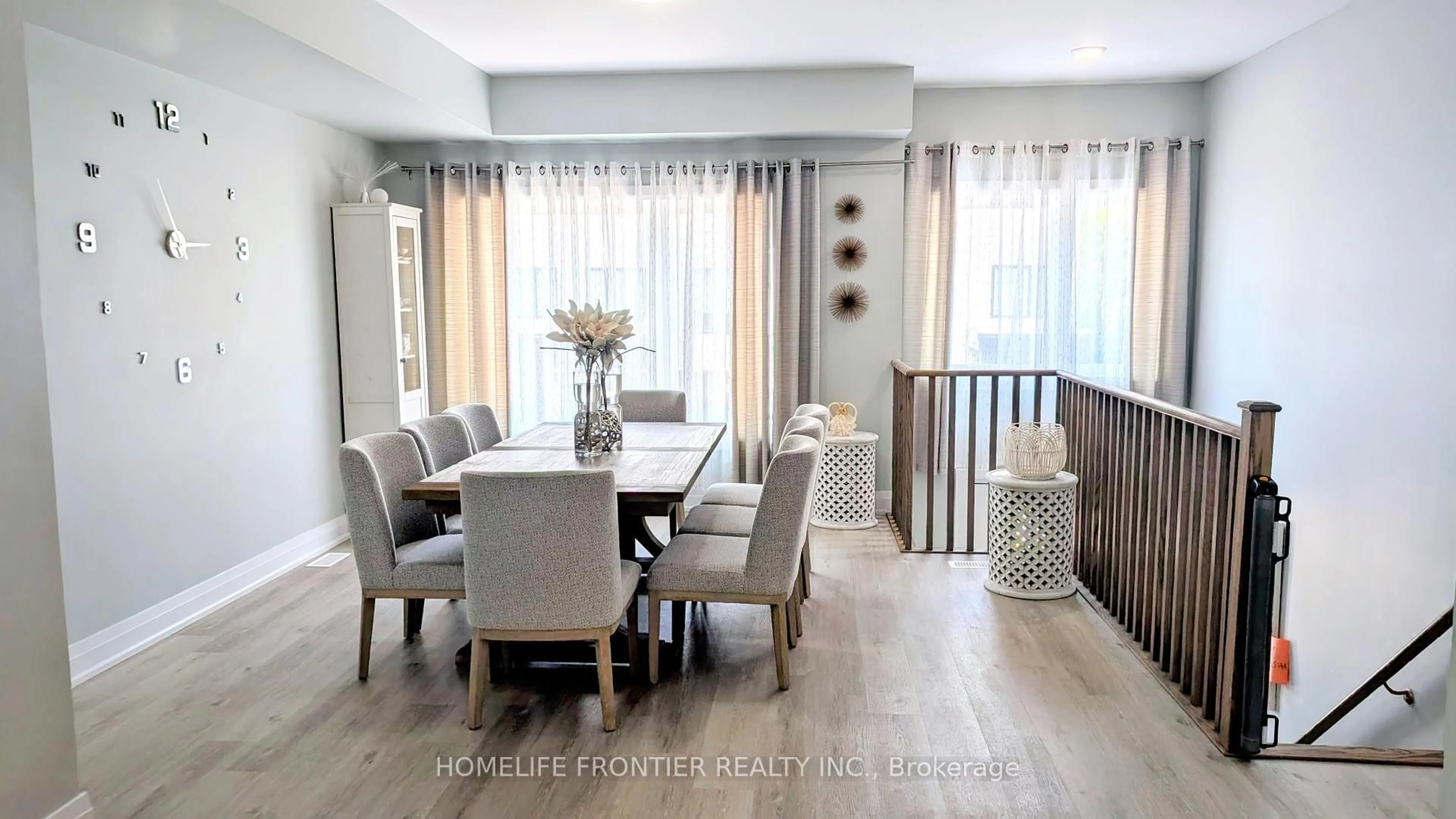 Dining room, wood/laminate floor for 1483 Purchase Pl, Innisfil Ontario L0L 1W0