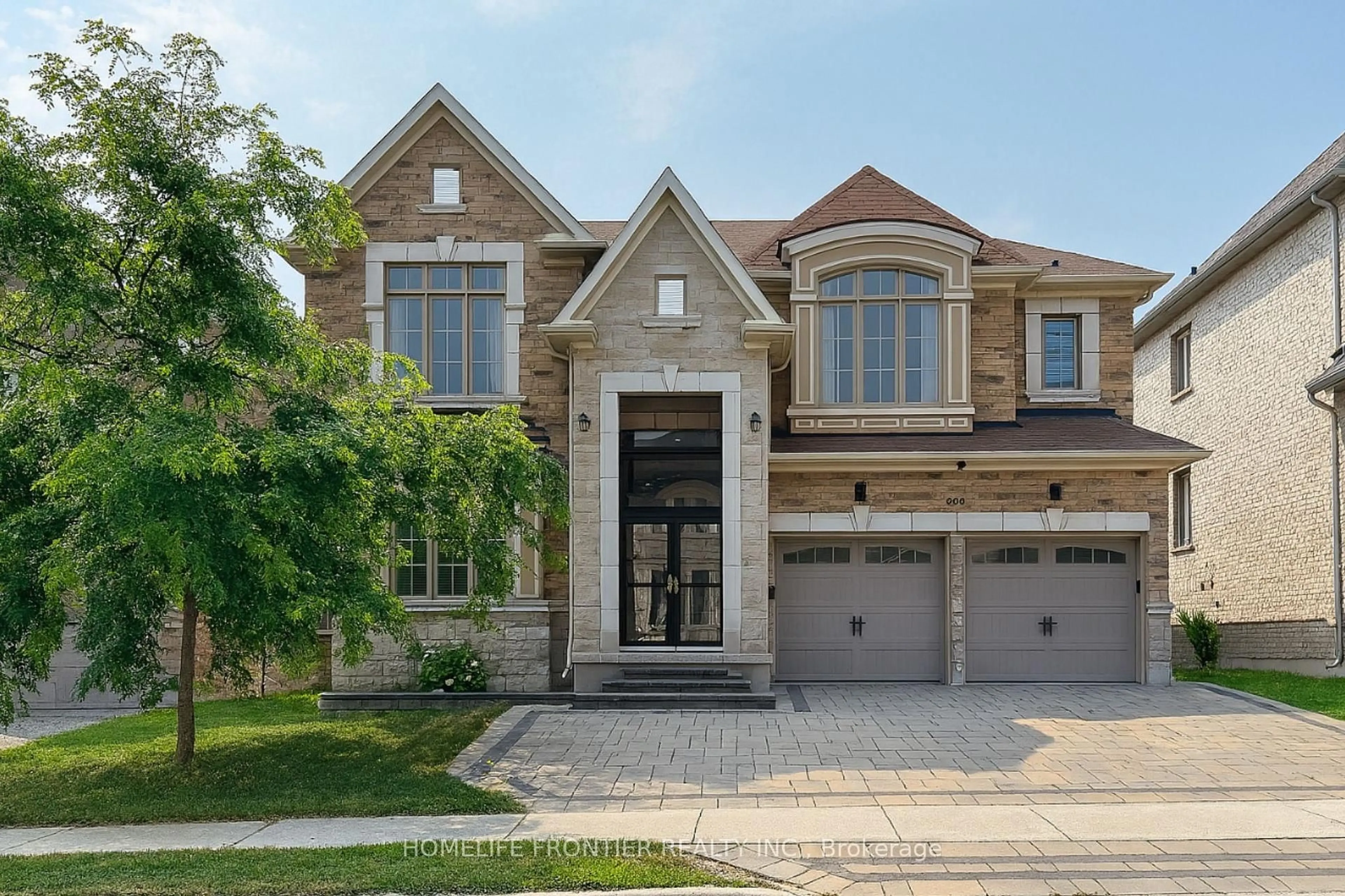 Home with brick exterior material, street for 561 McGregor Farm Tr, Newmarket Ontario L3X 0H7