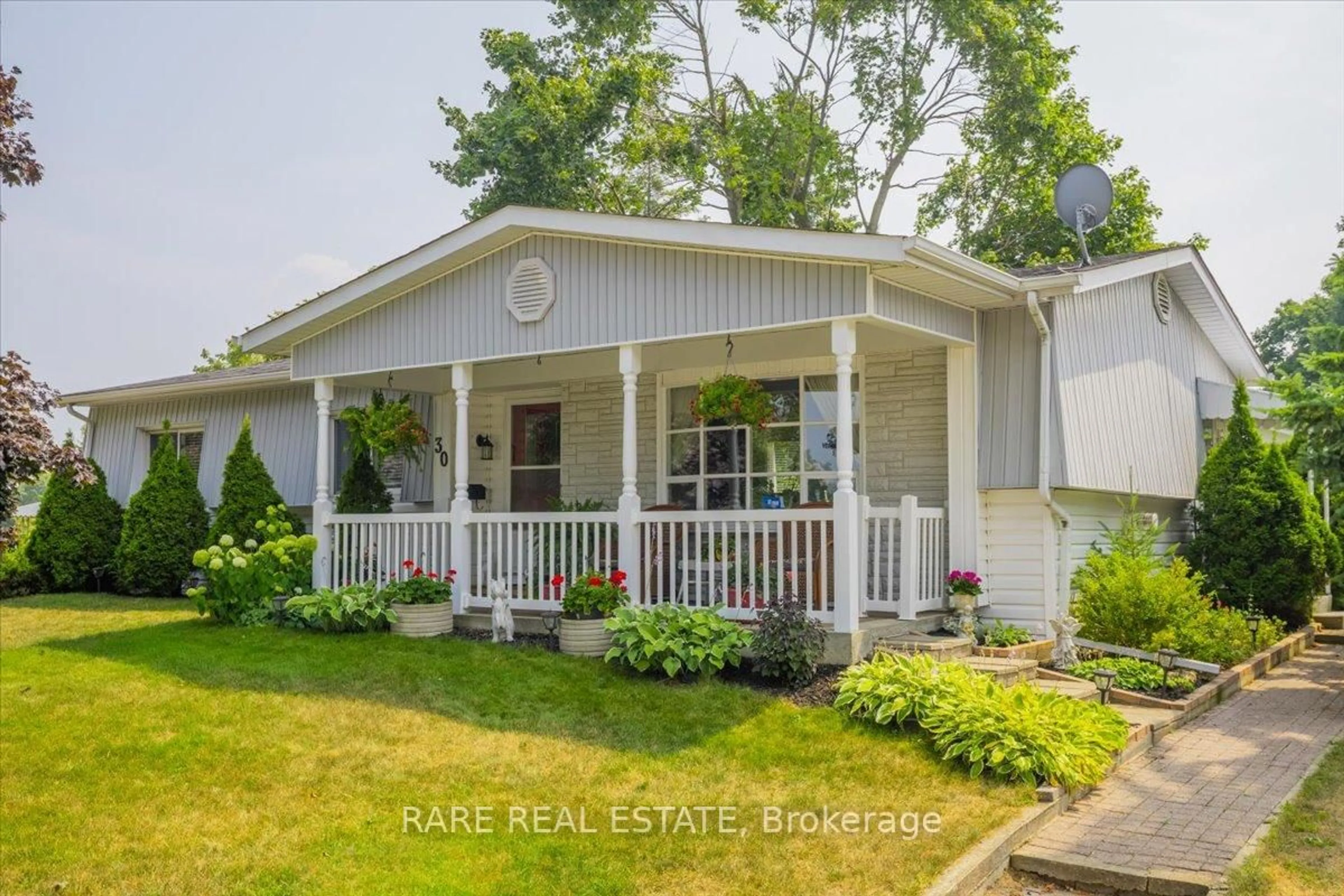 Unknown for 30 Main St, Innisfil Ontario L9S 1L9