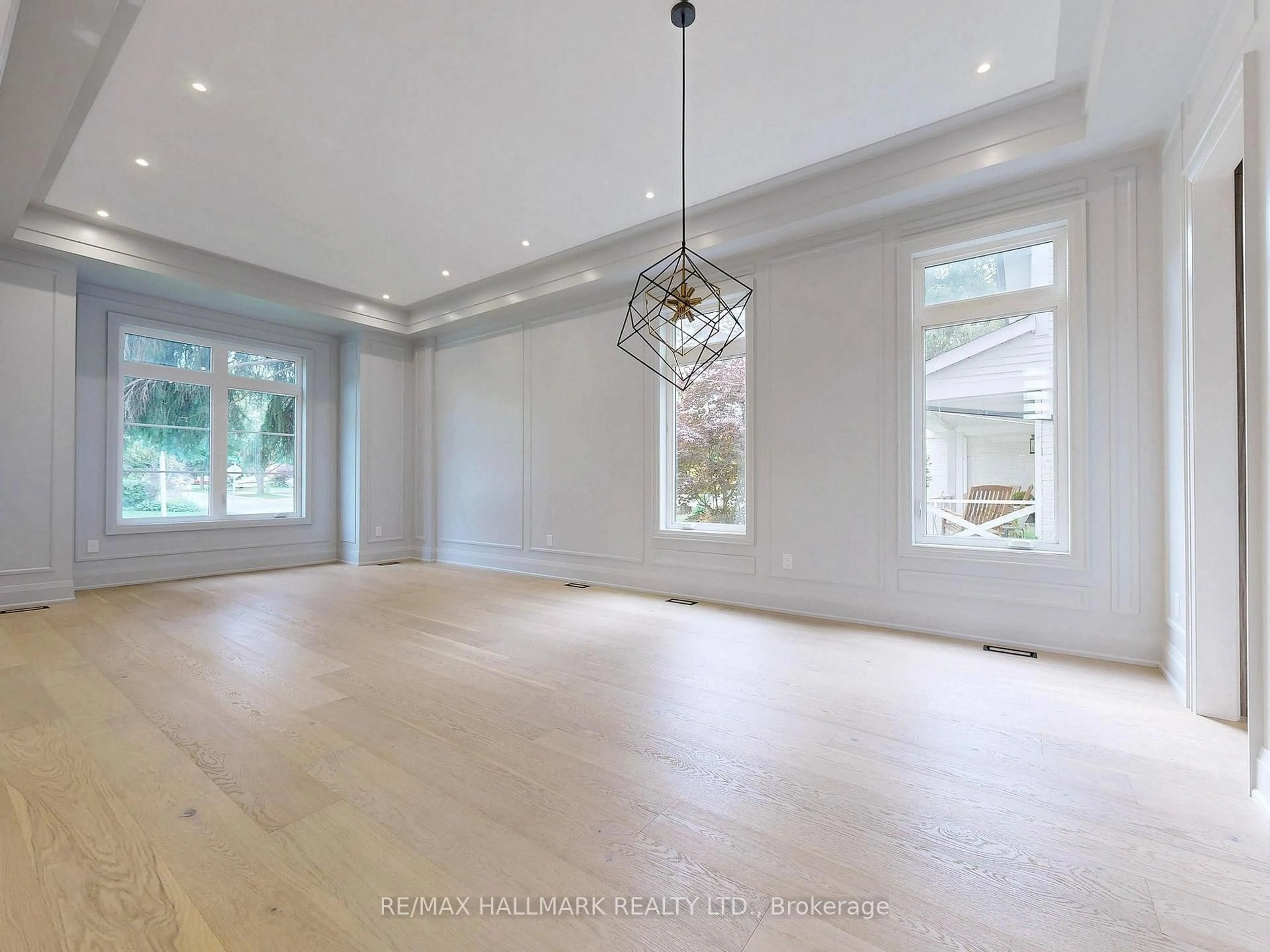 A pic of a room for 32 Cossar Dr, Aurora Ontario L4G 3N8