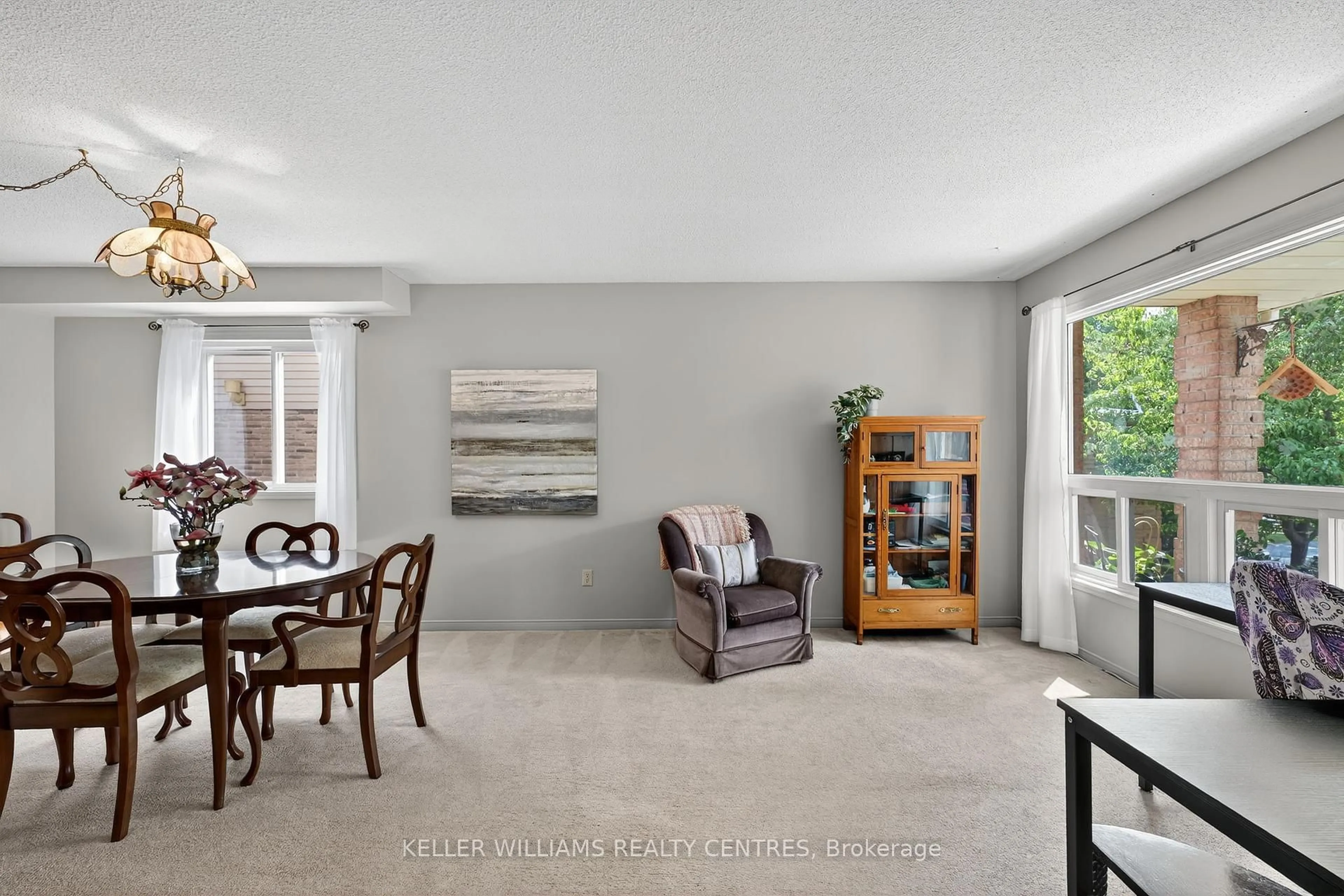Living room with furniture, unknown for 193 Forsyth Rd, Newmarket Ontario L3Y 7Y2