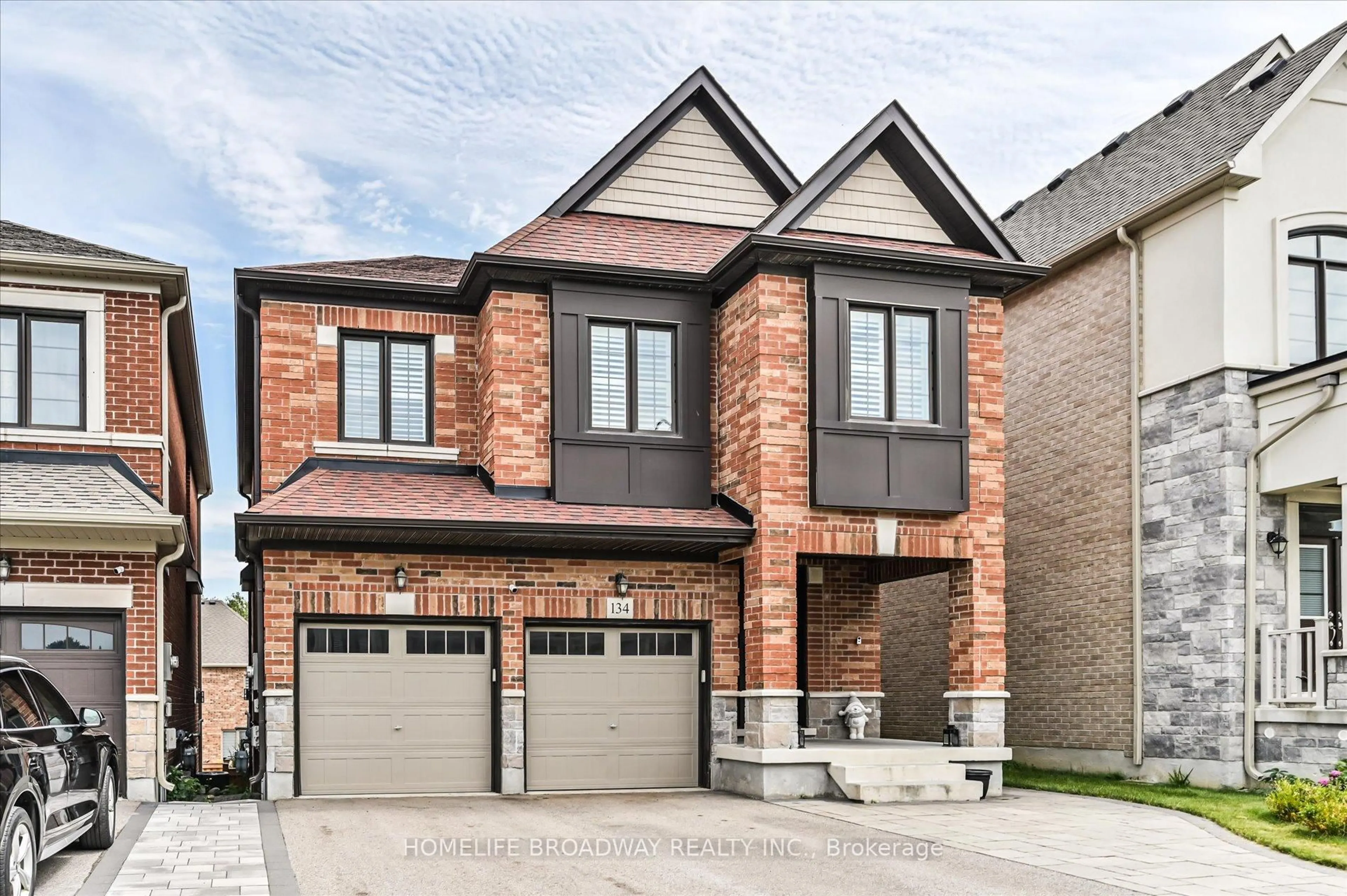 Home with brick exterior material, street for 134 Meadow Vista Cres, East Gwillimbury Ontario L9N 0T4