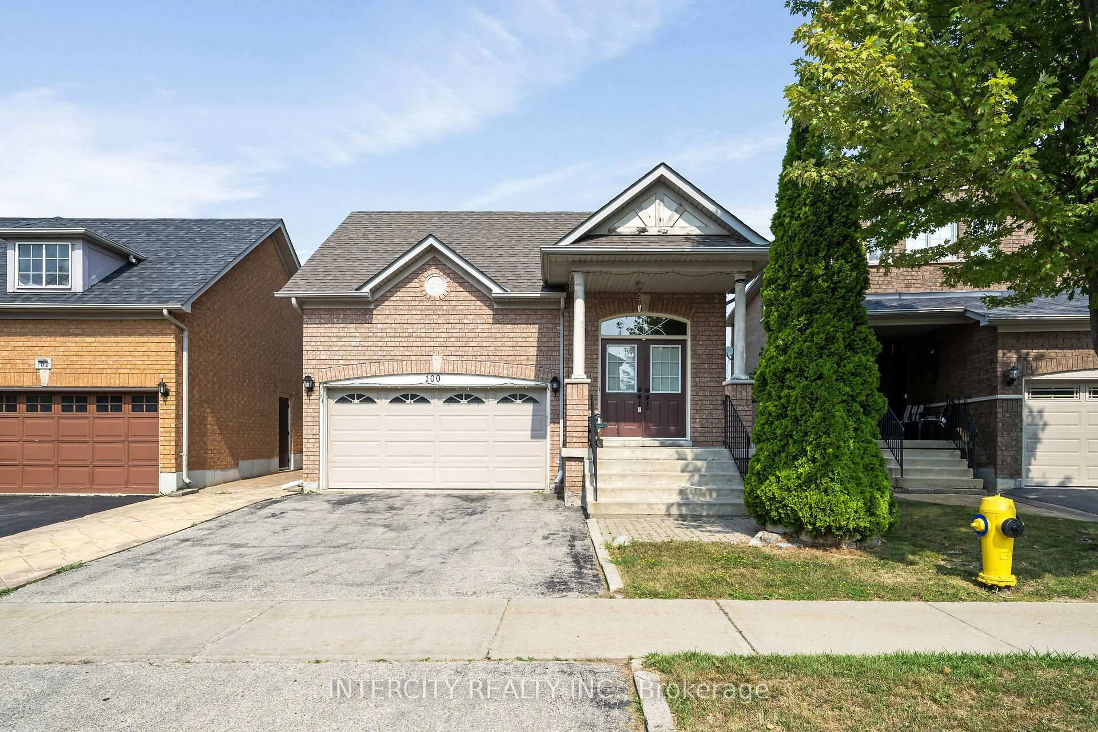 Home with brick exterior material, street for 100 Lio Ave, Vaughan Ontario L4H 1R9