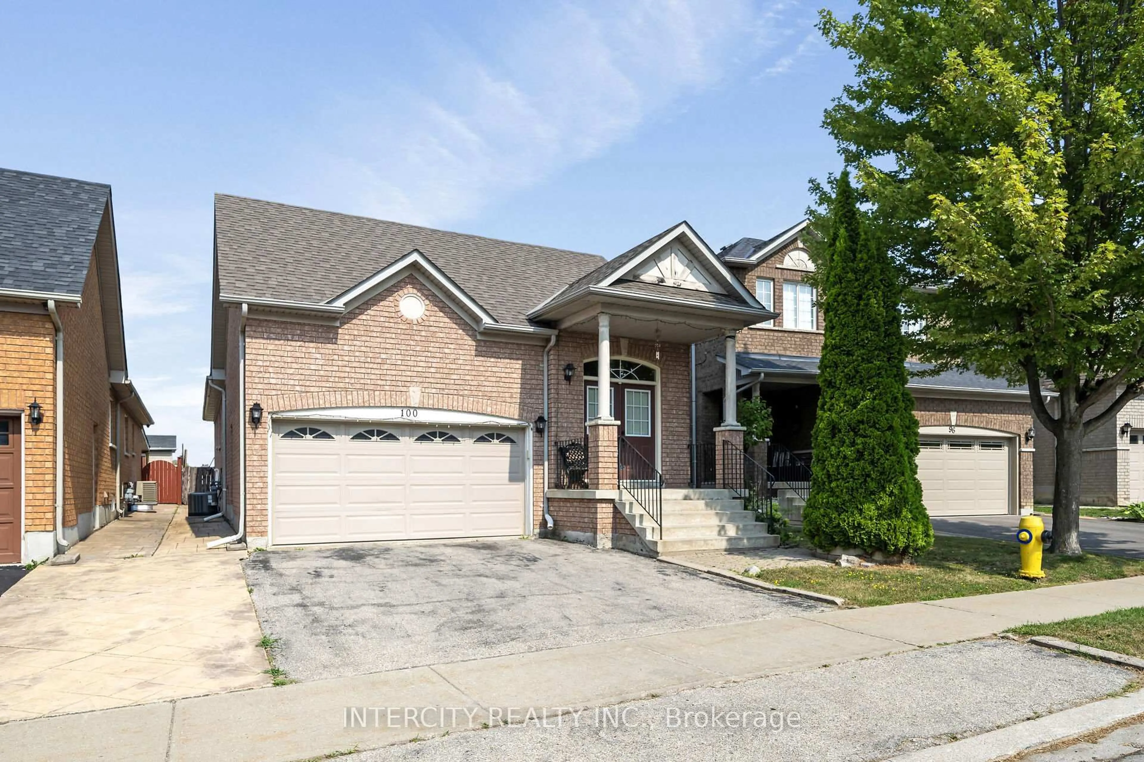 Home with brick exterior material, street for 100 Lio Ave, Vaughan Ontario L4H 1R9