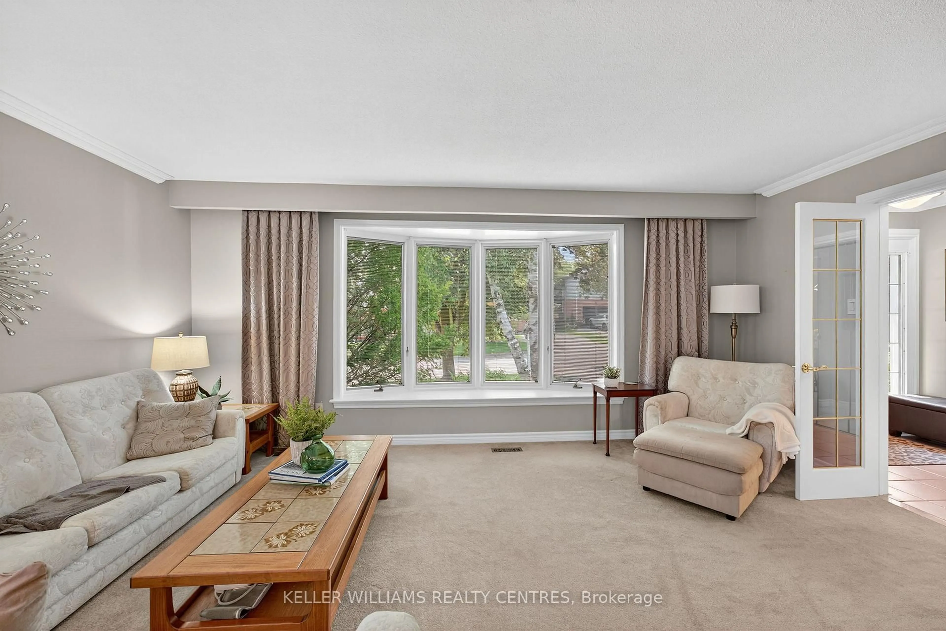 Living room with furniture, unknown for 54 Devins Dr, Aurora Ontario L4G 2Z1