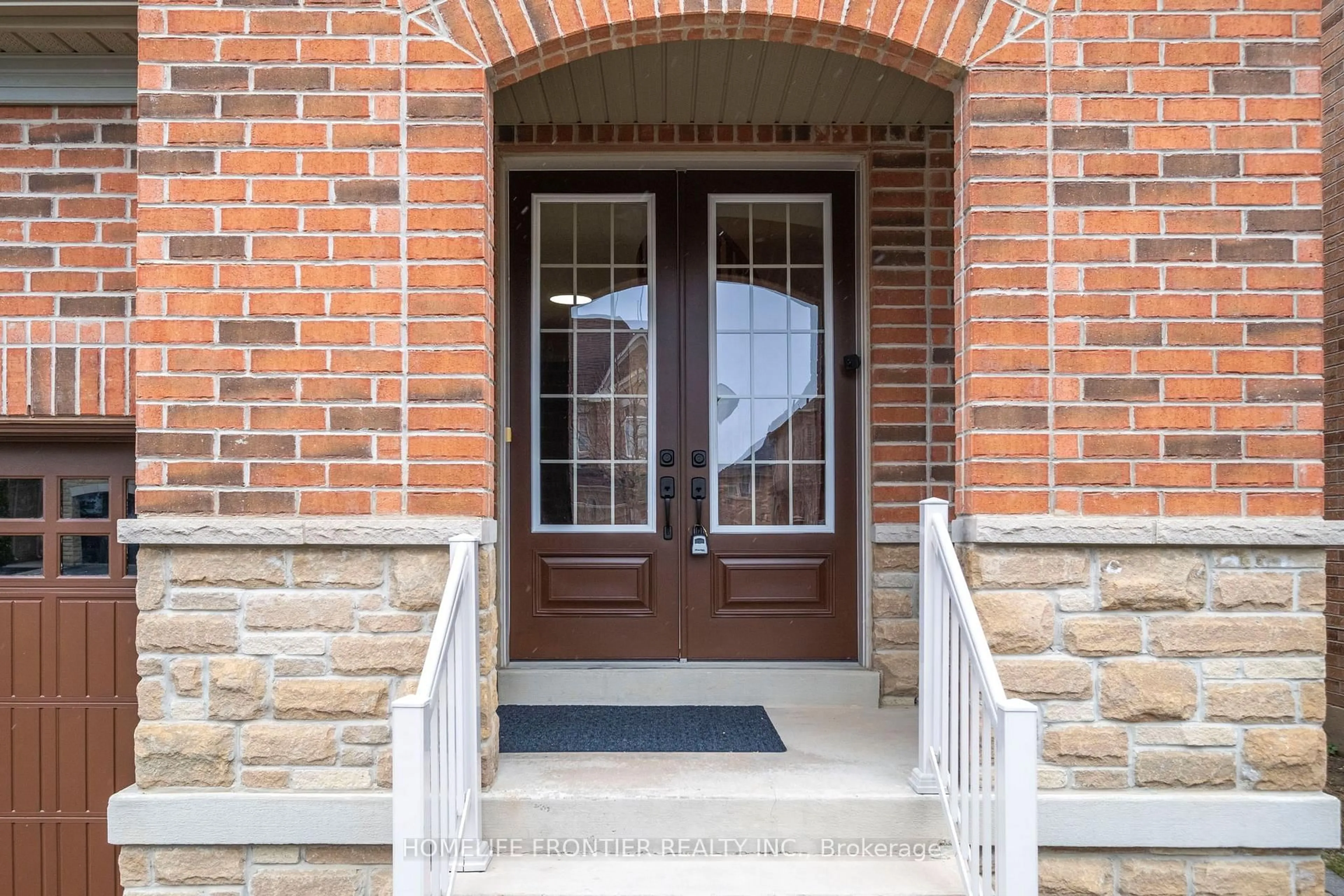 Indoor entryway for 92 Wardlaw Pl, Vaughan Ontario L4H 0Z9