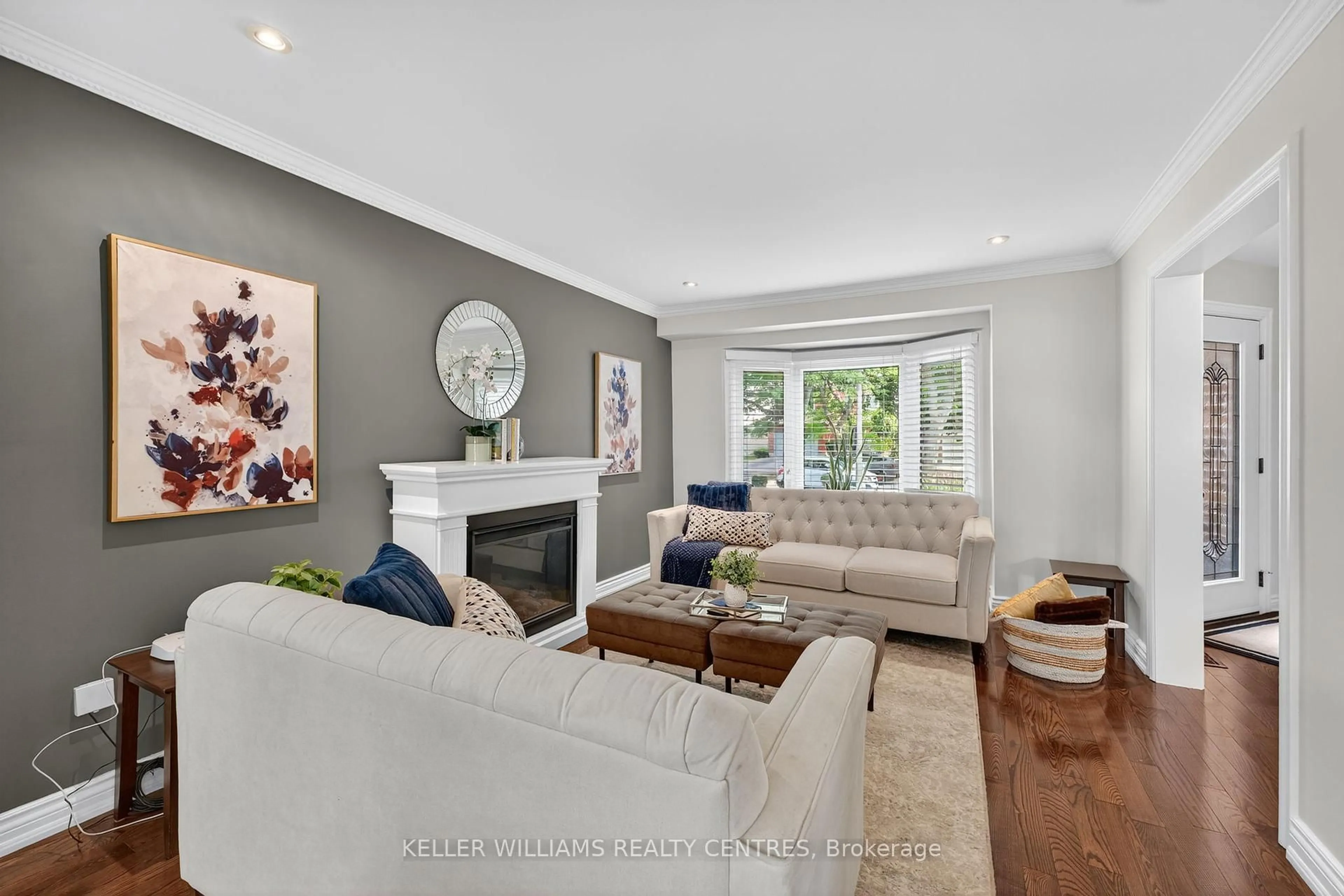 Living room with furniture, unknown for 42 Buchanan Cres, Aurora Ontario L4G 5K4