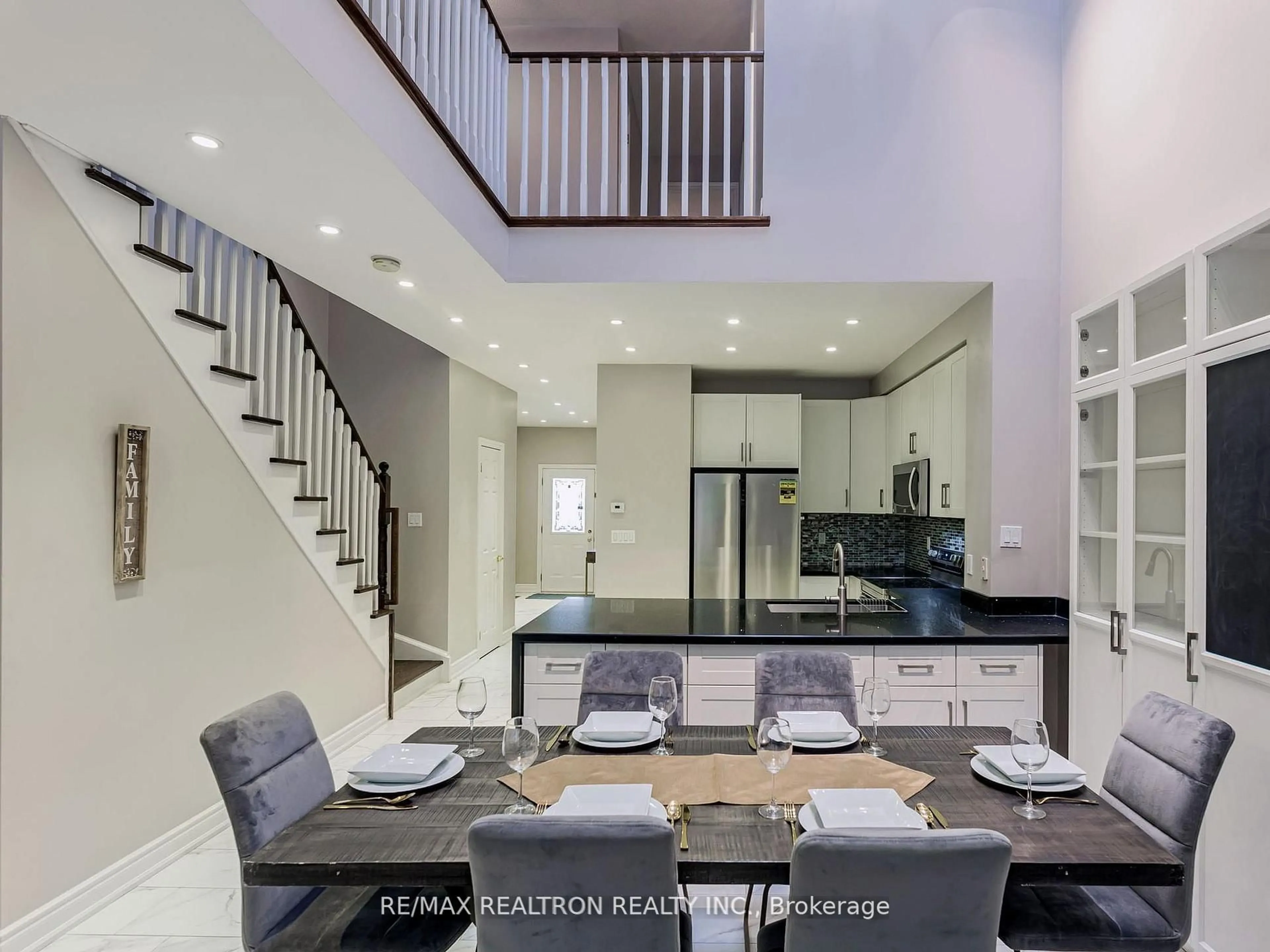 Open concept kitchen, unknown for 224 Yorkland St, Richmond Hill Ontario L4S 1A2
