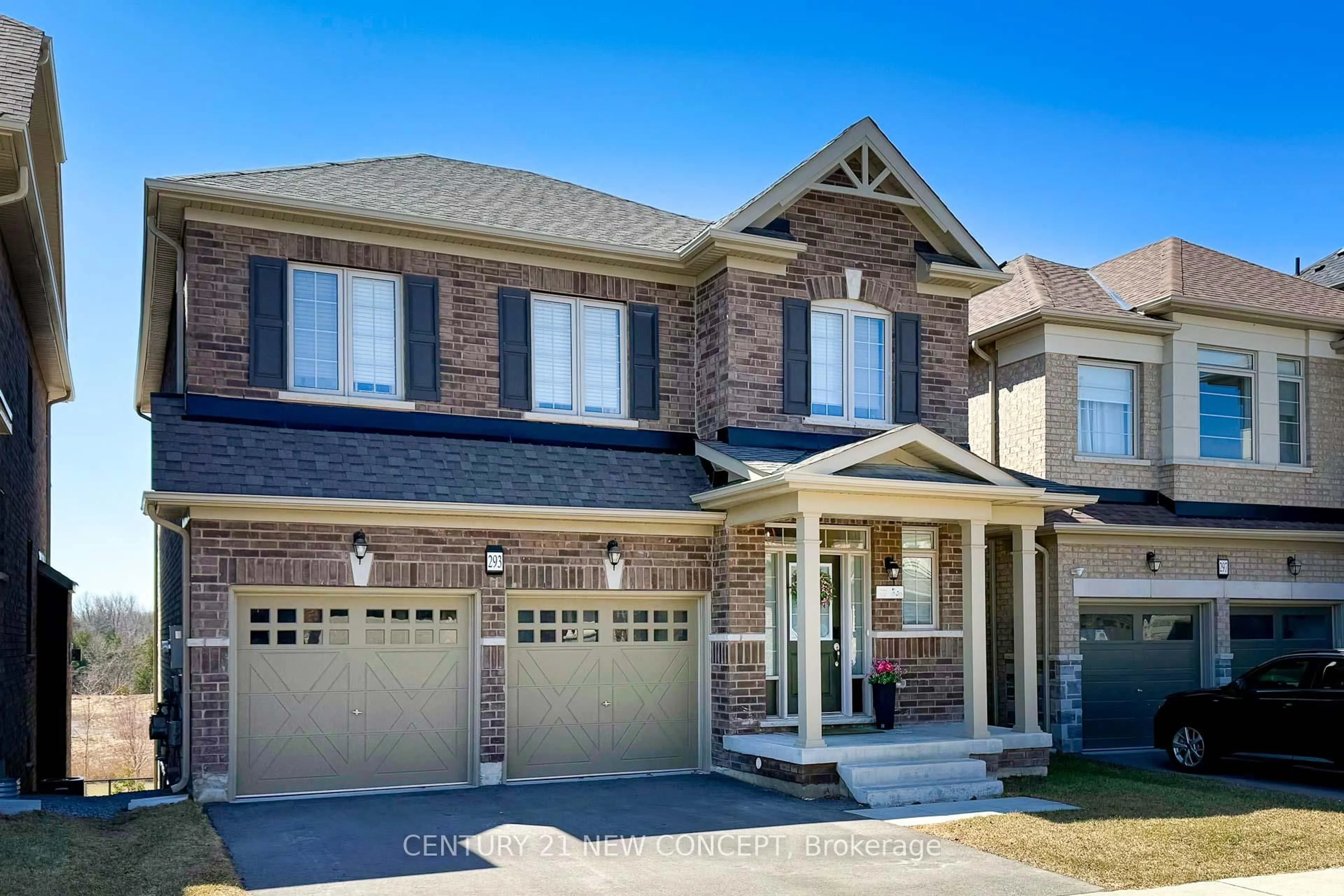 Home with brick exterior material, street for 293 Seaview Hts, East Gwillimbury Ontario L9N 0Z1