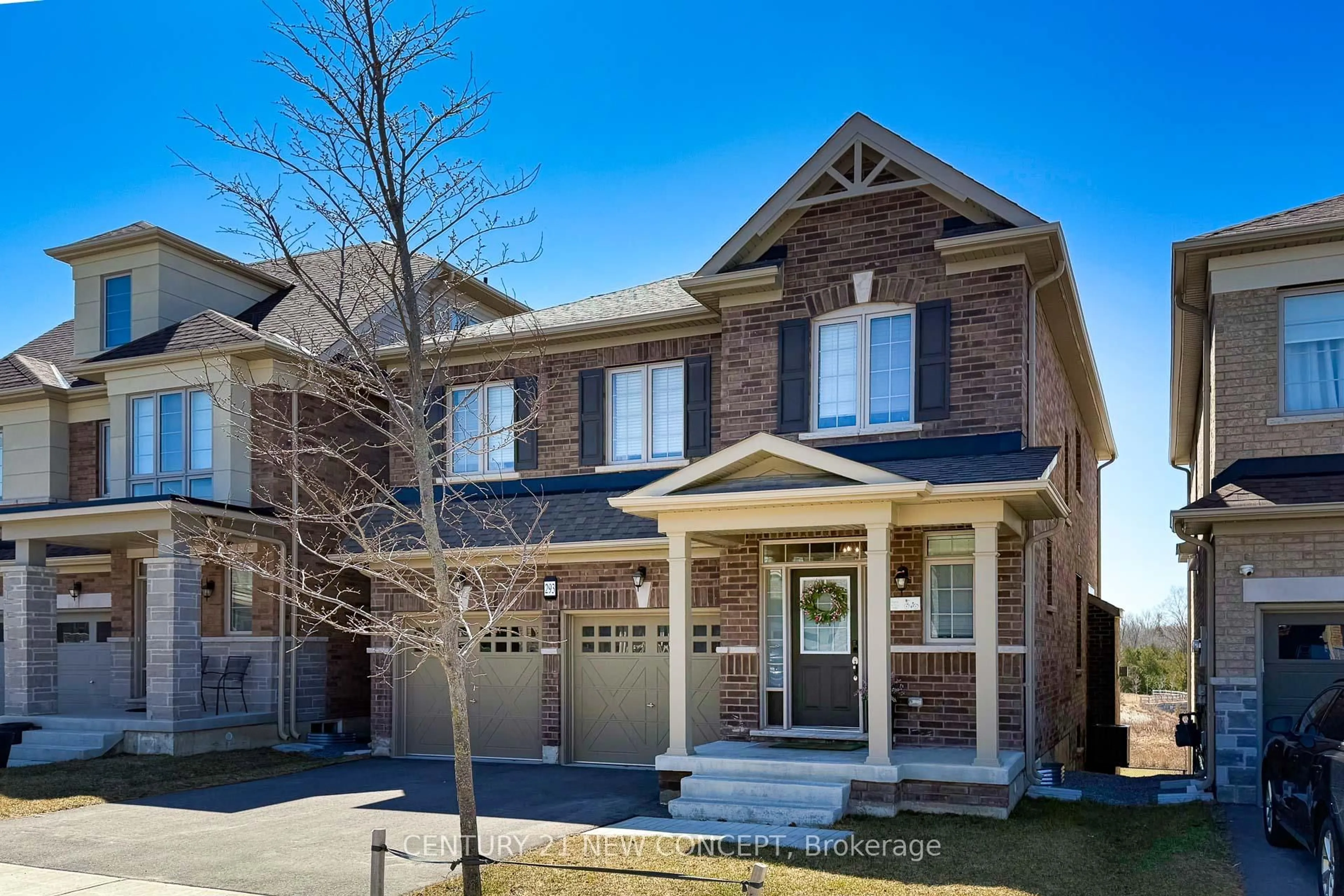 Home with brick exterior material, street for 293 Seaview Hts, East Gwillimbury Ontario L9N 0Z1