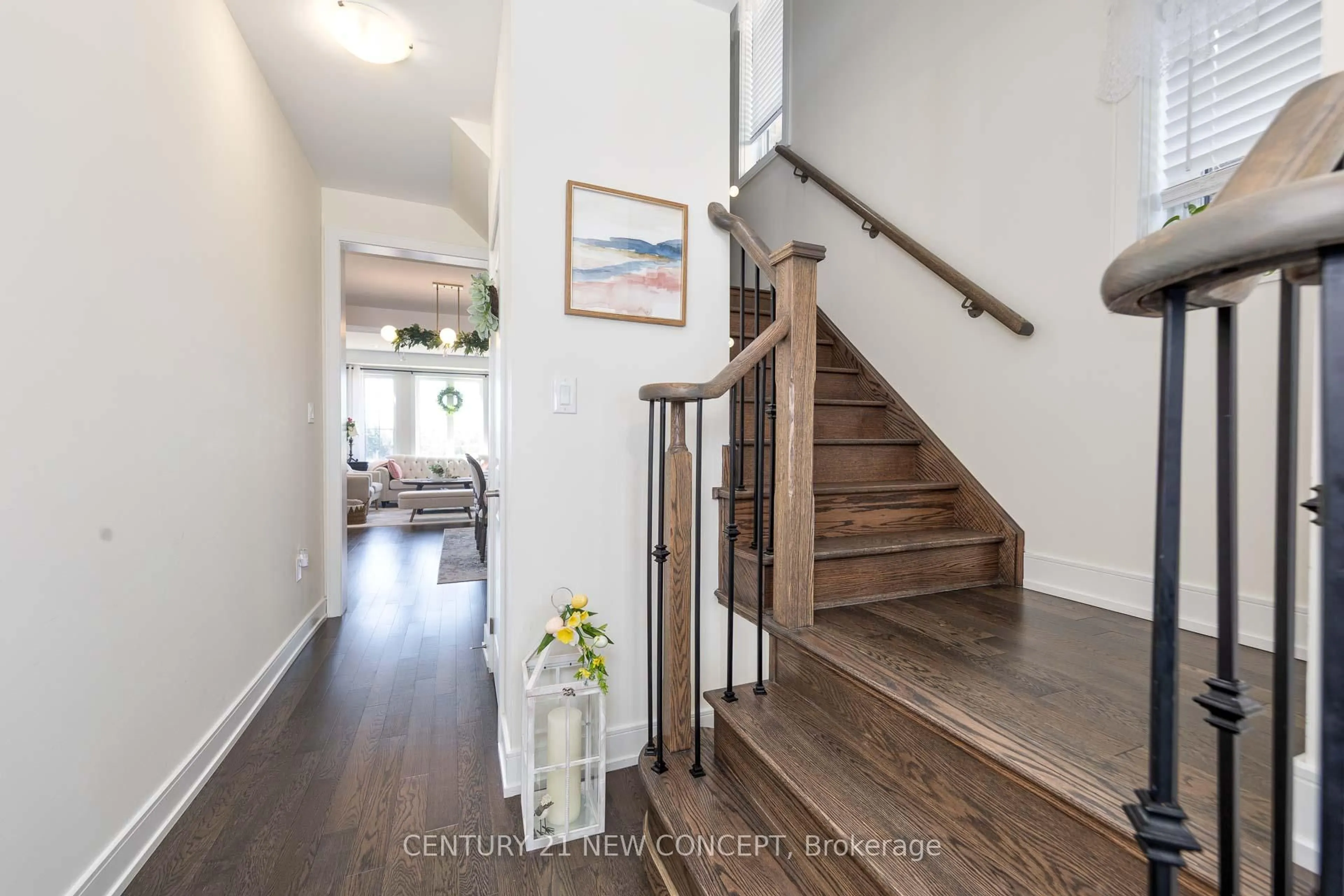 Indoor entryway for 293 Seaview Hts, East Gwillimbury Ontario L9N 0Z1