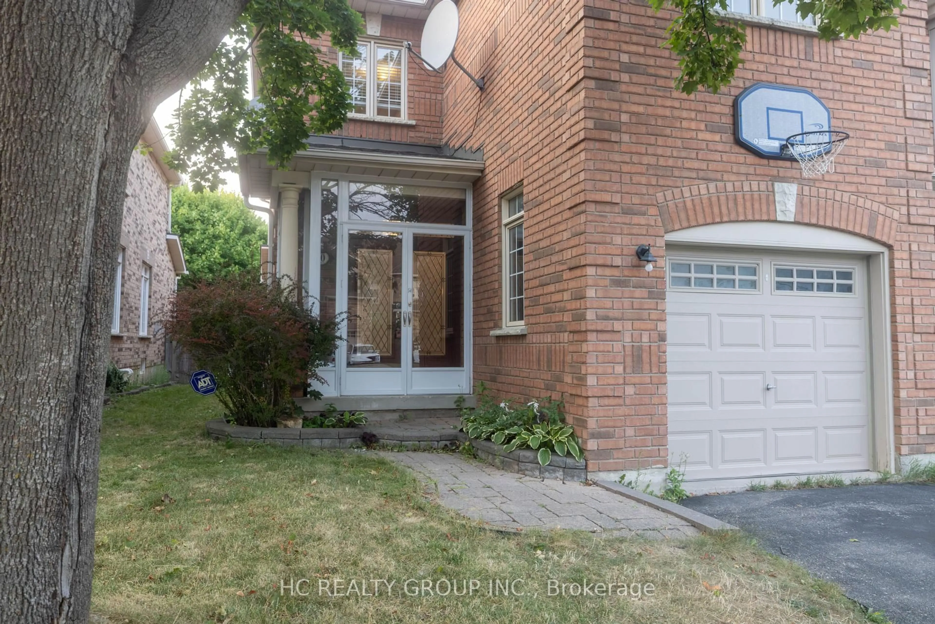 Home with brick exterior material, street for 40 Angelica Ave, Richmond Hill Ontario L4S 2E1