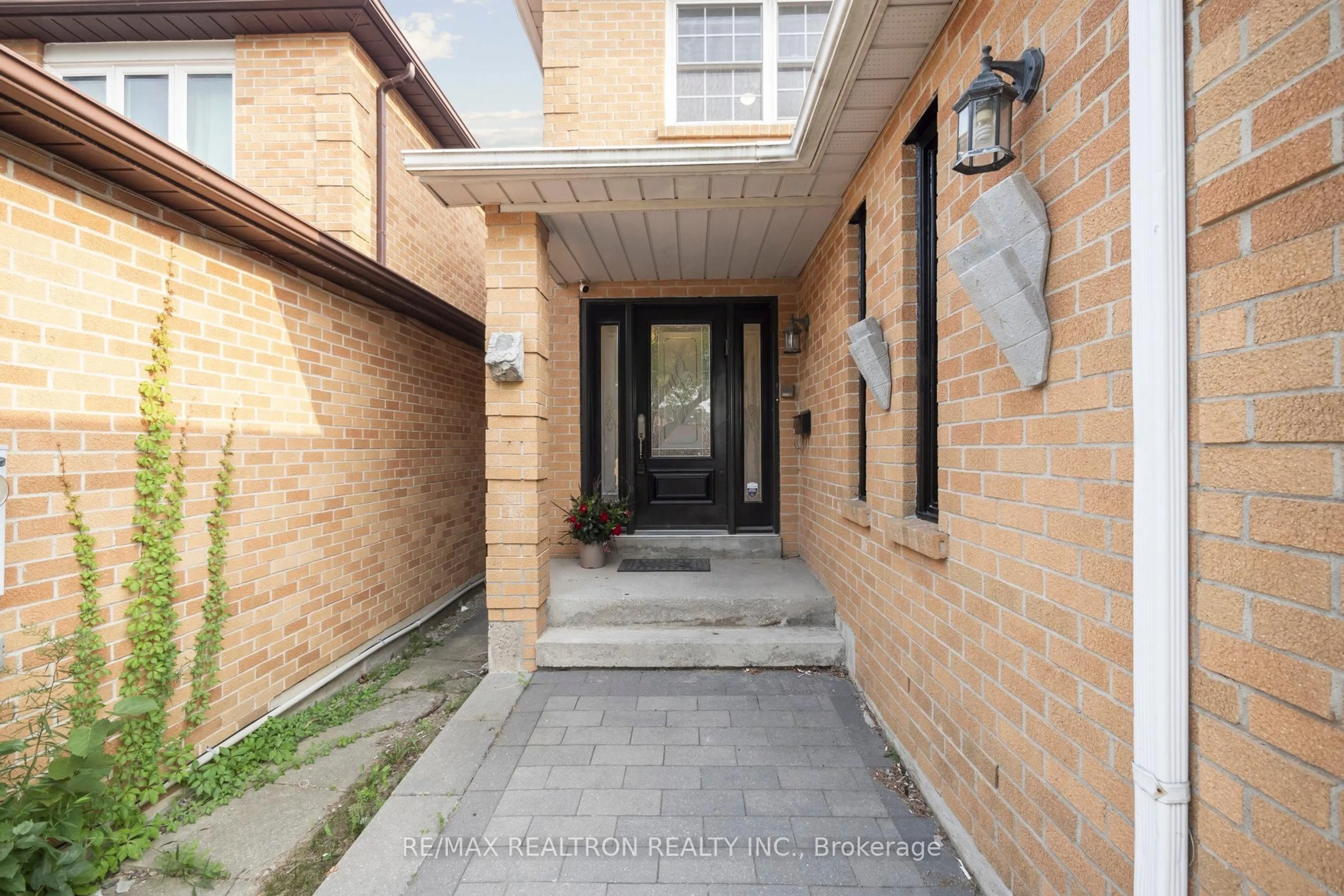 Unknown for 213 Campbell Ave, Vaughan Ontario L4J 5B1
