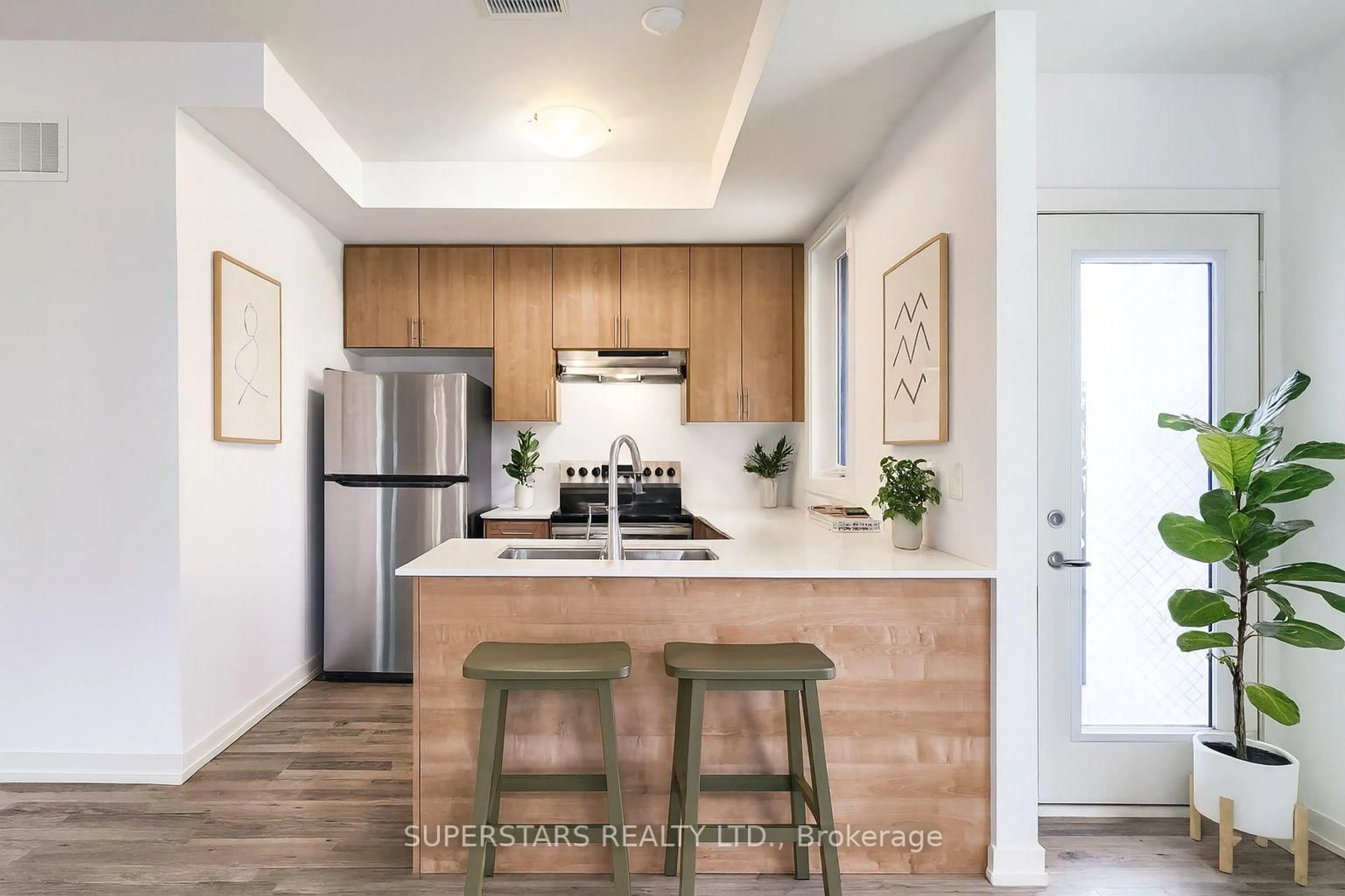 Open concept kitchen, unknown for 370 A Red Maple Rd #37, Richmond Hill Ontario L4C 5T4
