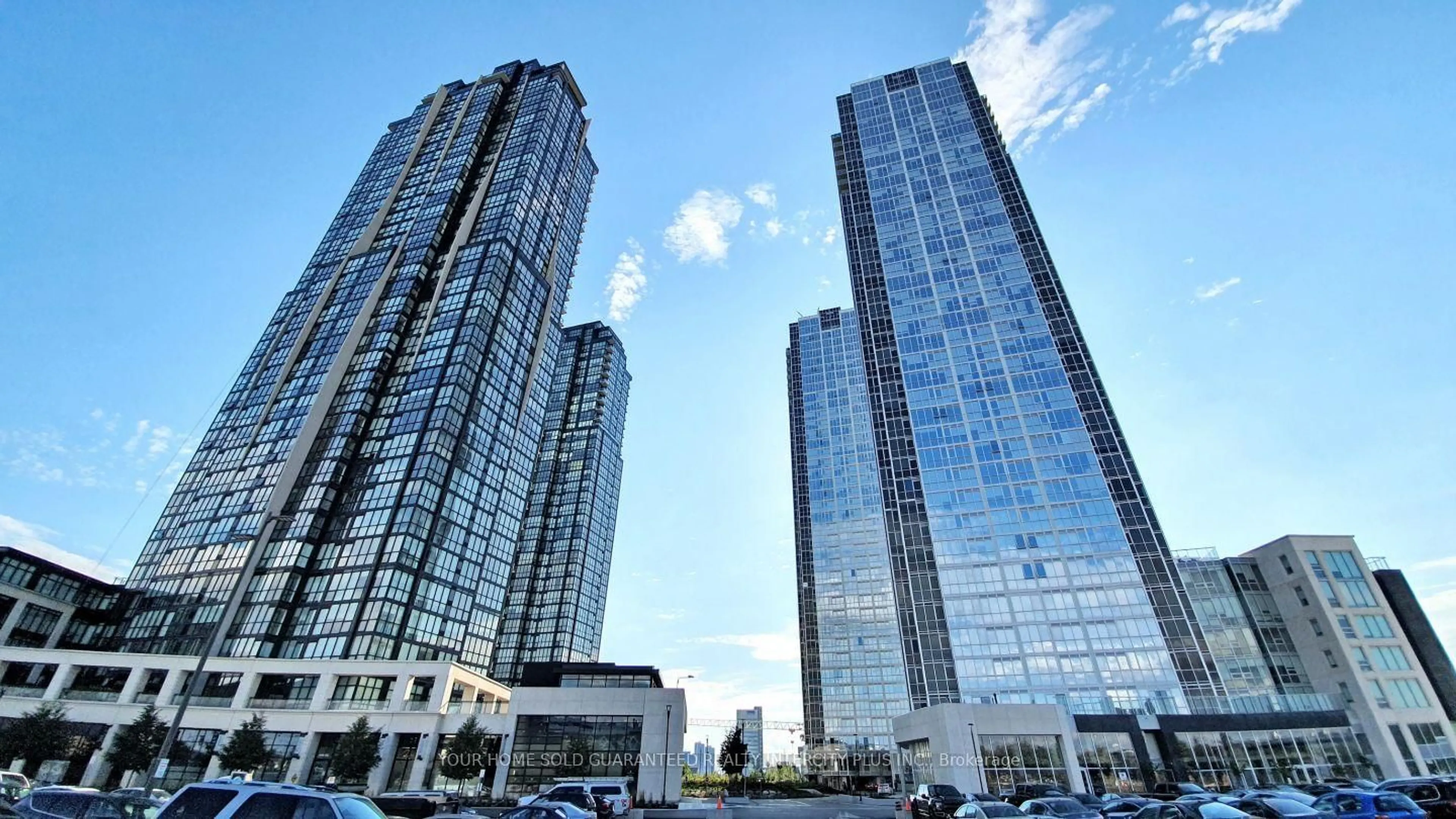 Indoor foyer for 2916 Highway 7 Ave #3308, Vaughan Ontario L4K 0K6