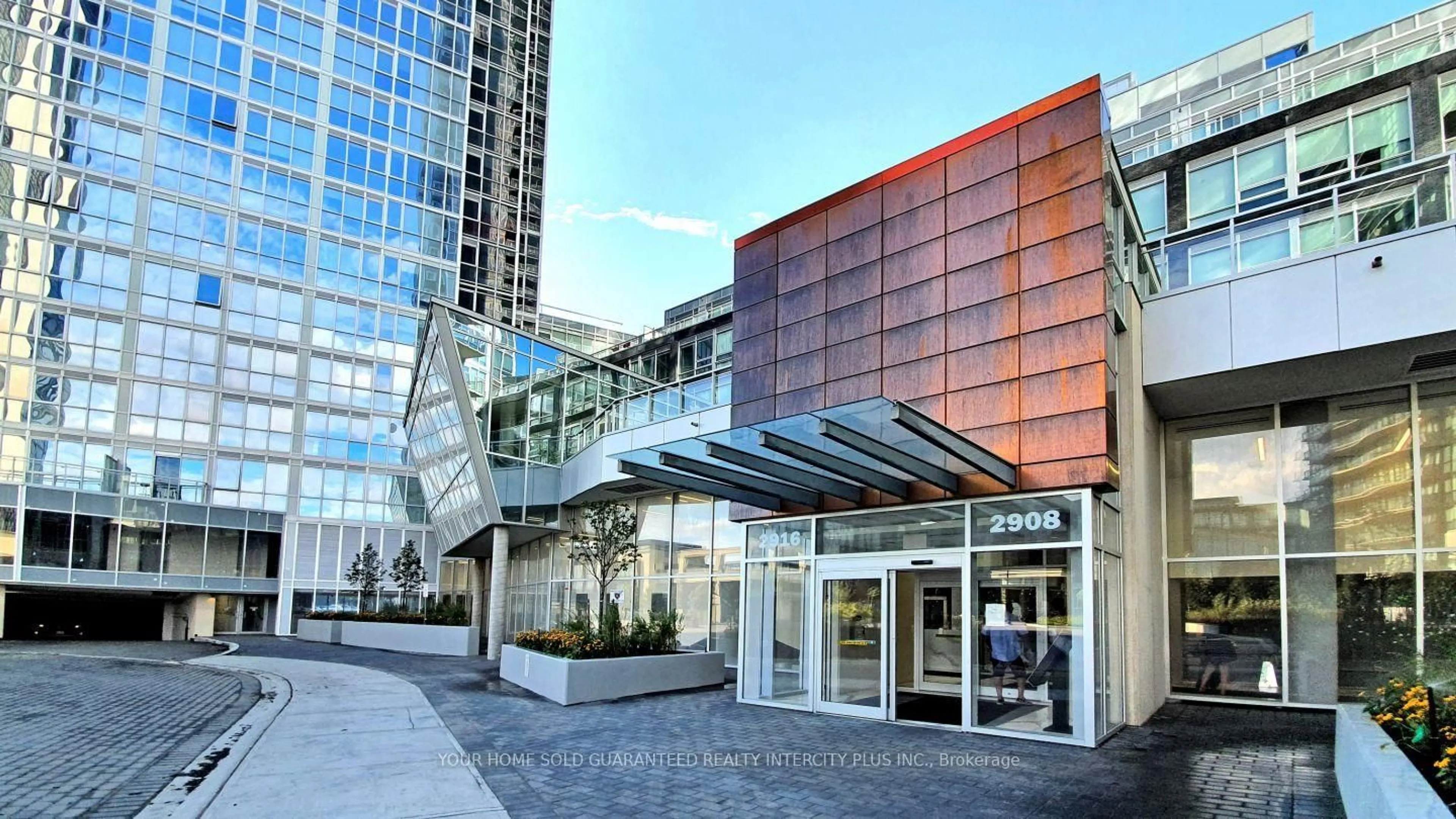 Indoor foyer for 2916 Highway 7 Ave #3308, Vaughan Ontario L4K 0K6