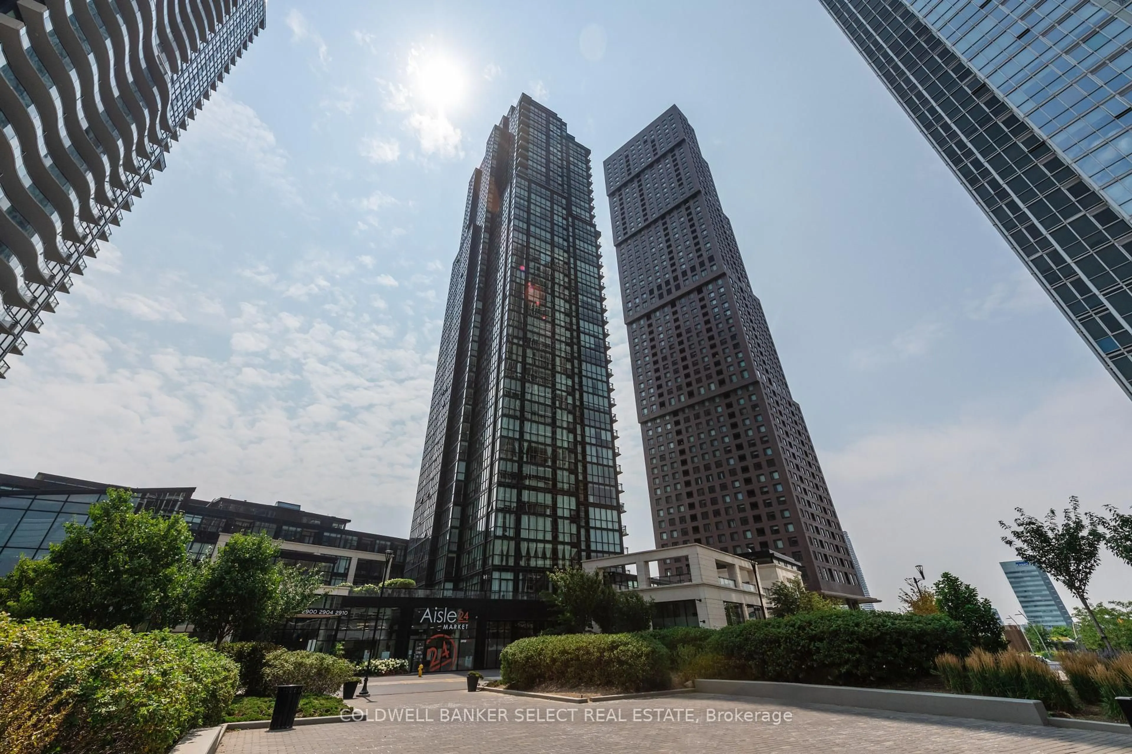 Indoor foyer for 2910 Highway 7 Rd #2606, Vaughan Ontario L4K 0H8