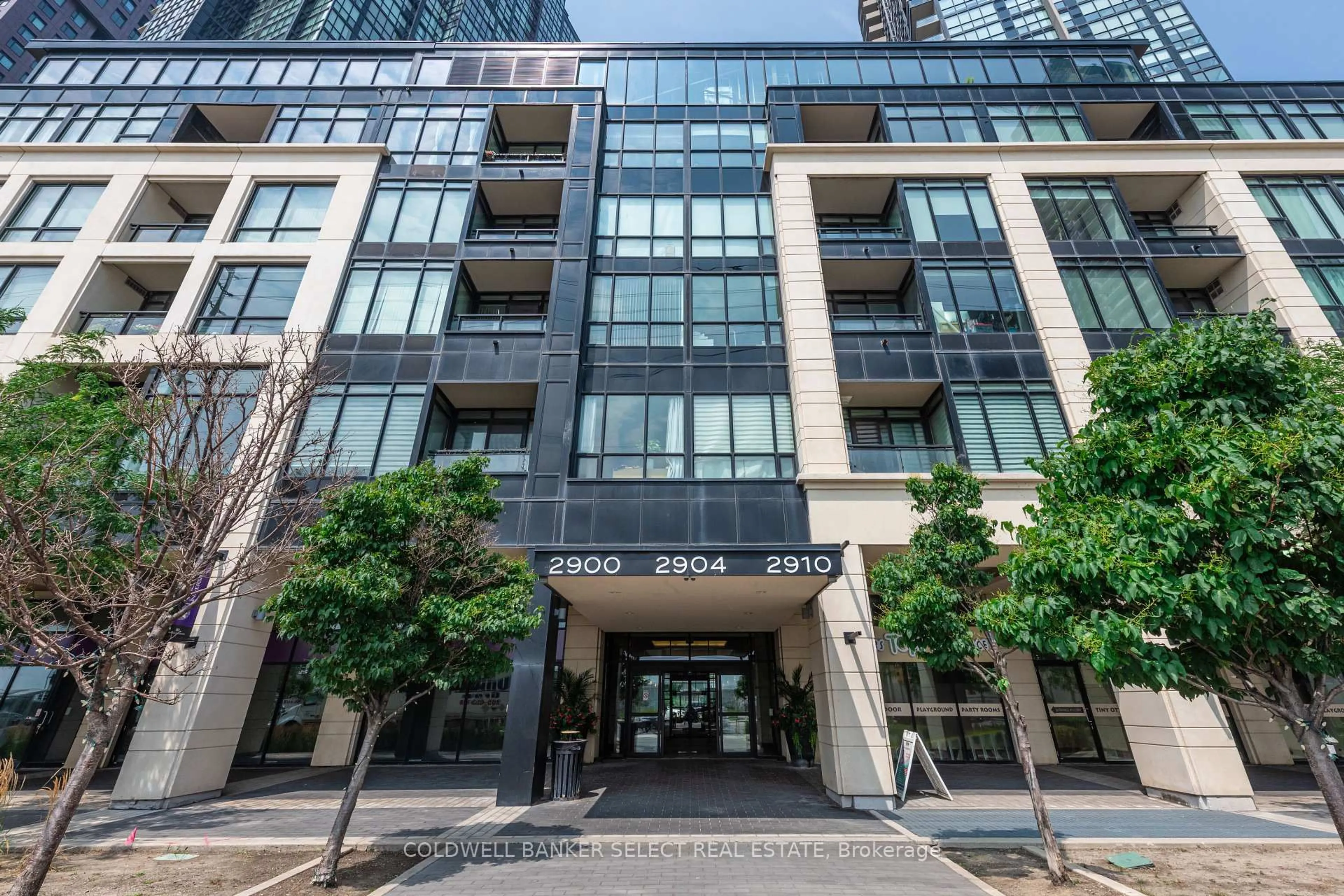 Indoor foyer for 2910 Highway 7 Rd #2606, Vaughan Ontario L4K 0H8