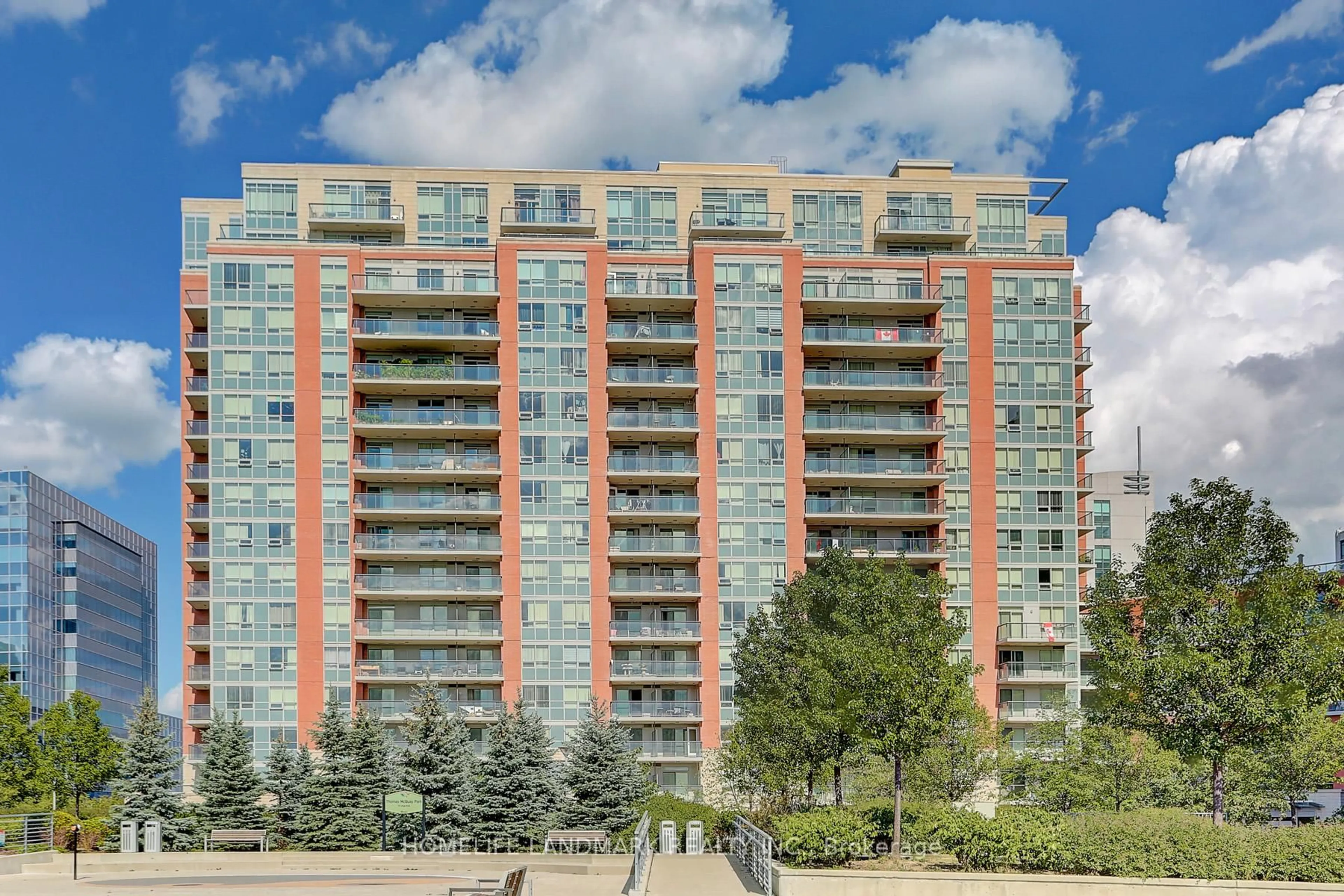 Patio, building for 60 South Town Centre Blvd #516, Markham Ontario L6G 0C5