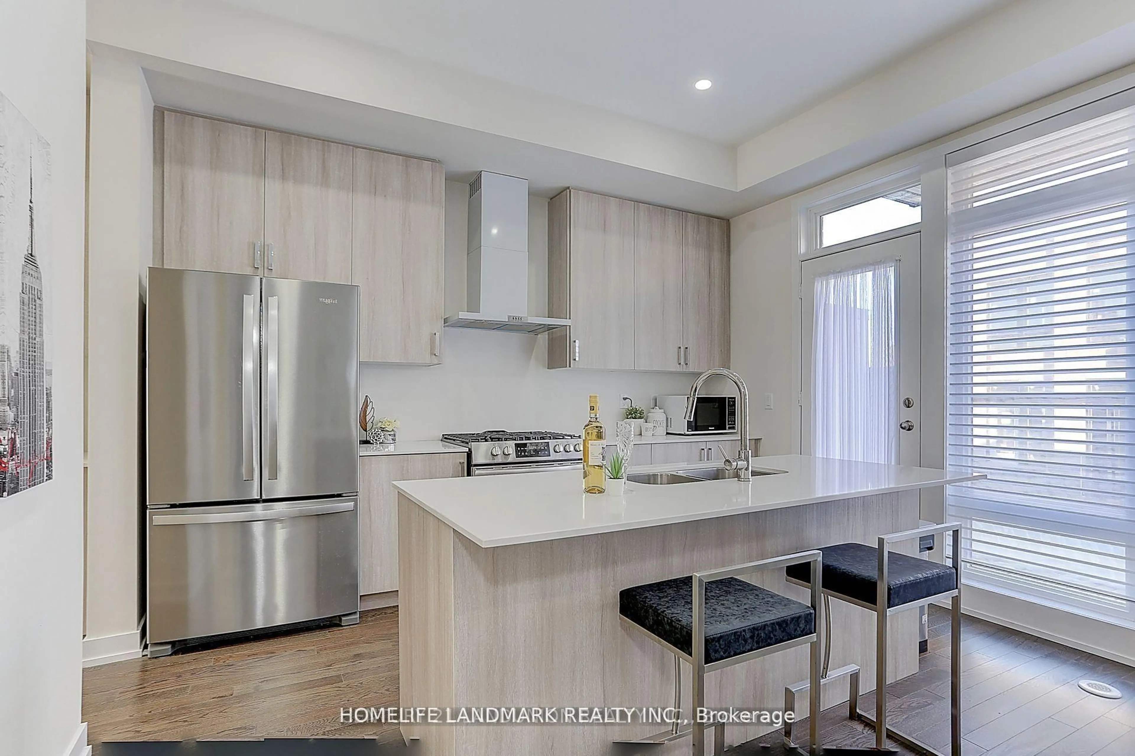 Open concept kitchen, ceramic/tile floor for 5 Ingersoll Lane, Richmond Hill Ontario L4E 1G9