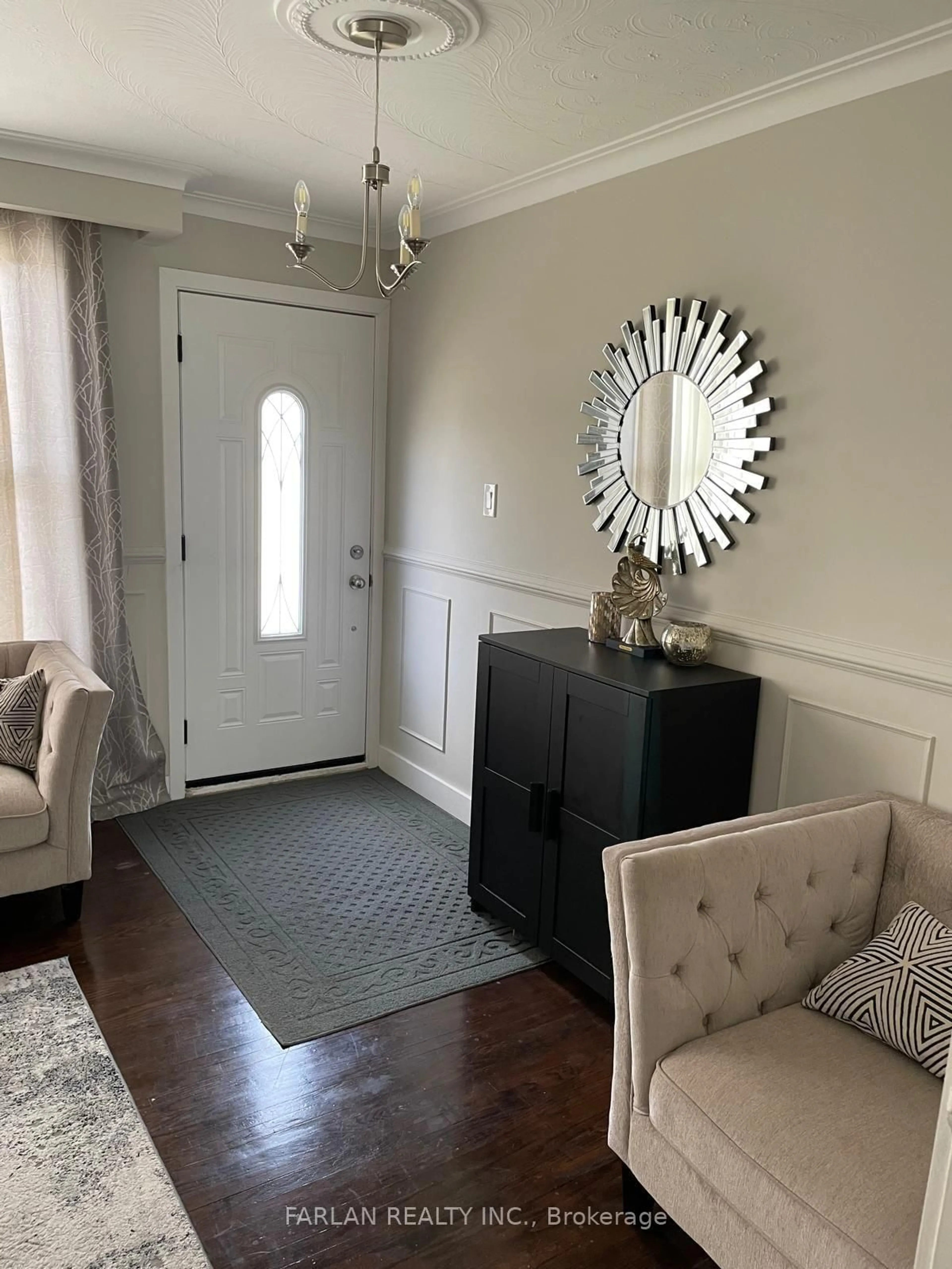 Indoor entryway for 237 Maplegrove Ave, Bradford West Gwillimbury Ontario L3Z 1V3