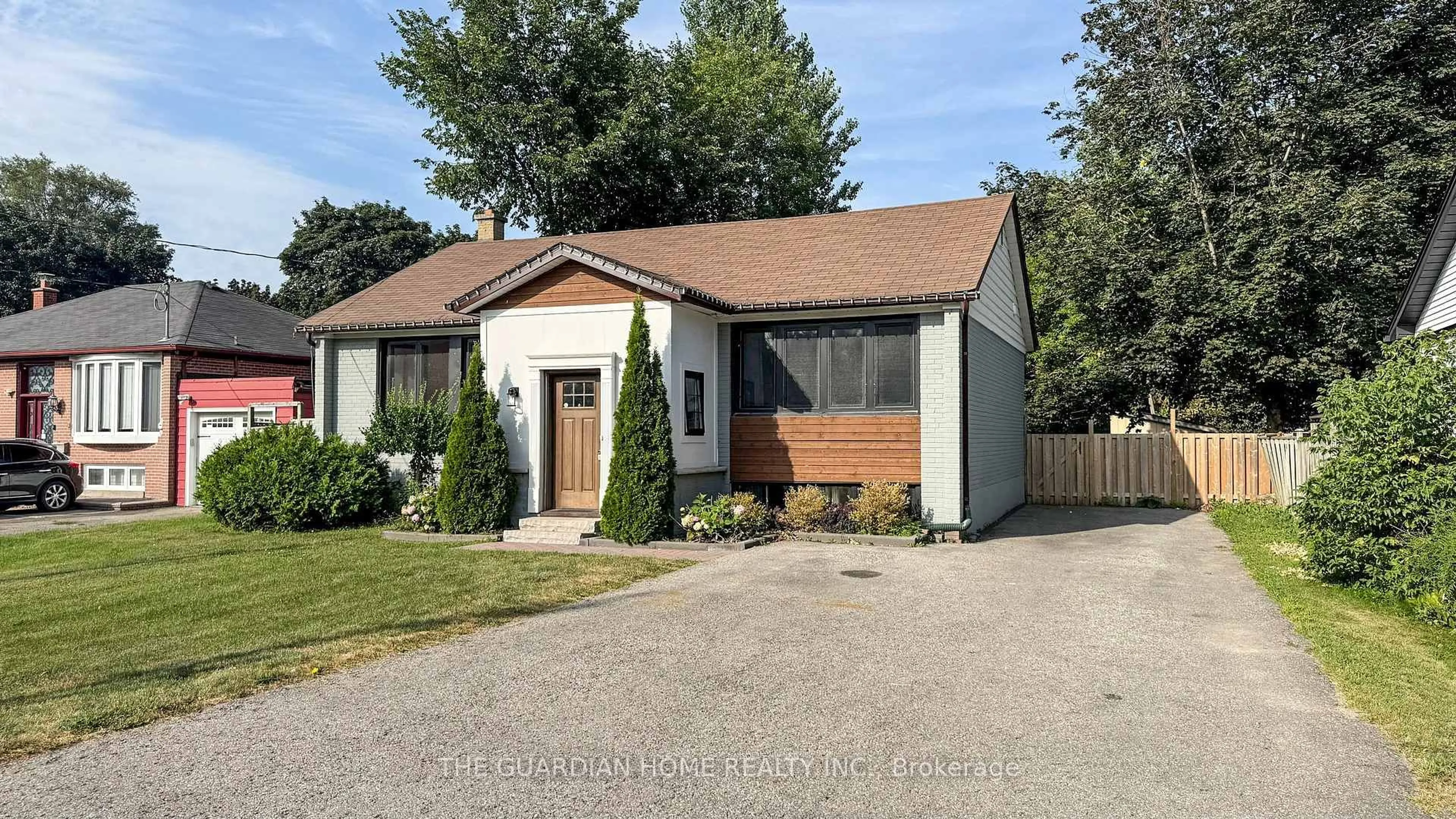 Home with vinyl exterior material, street for 12374 Ninth Line, Whitchurch-Stouffville Ontario L4A 1C2