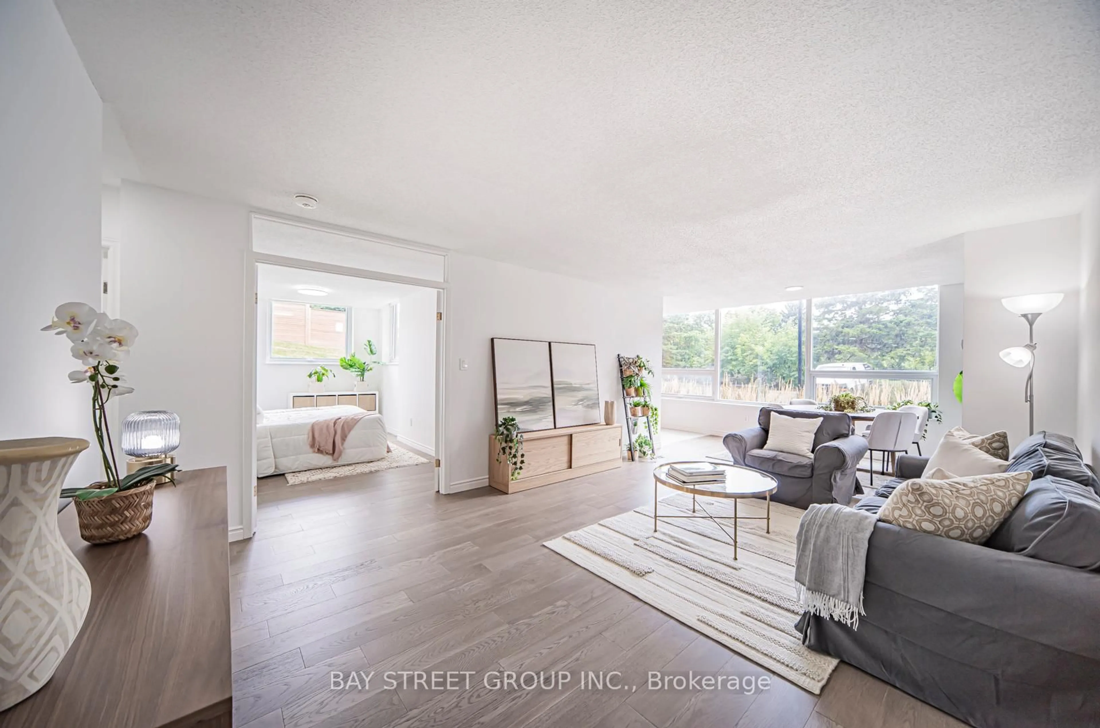 Living room with furniture, unknown for 326 Major Mackenzie Dr #102, Richmond Hill Ontario L4C 8T4