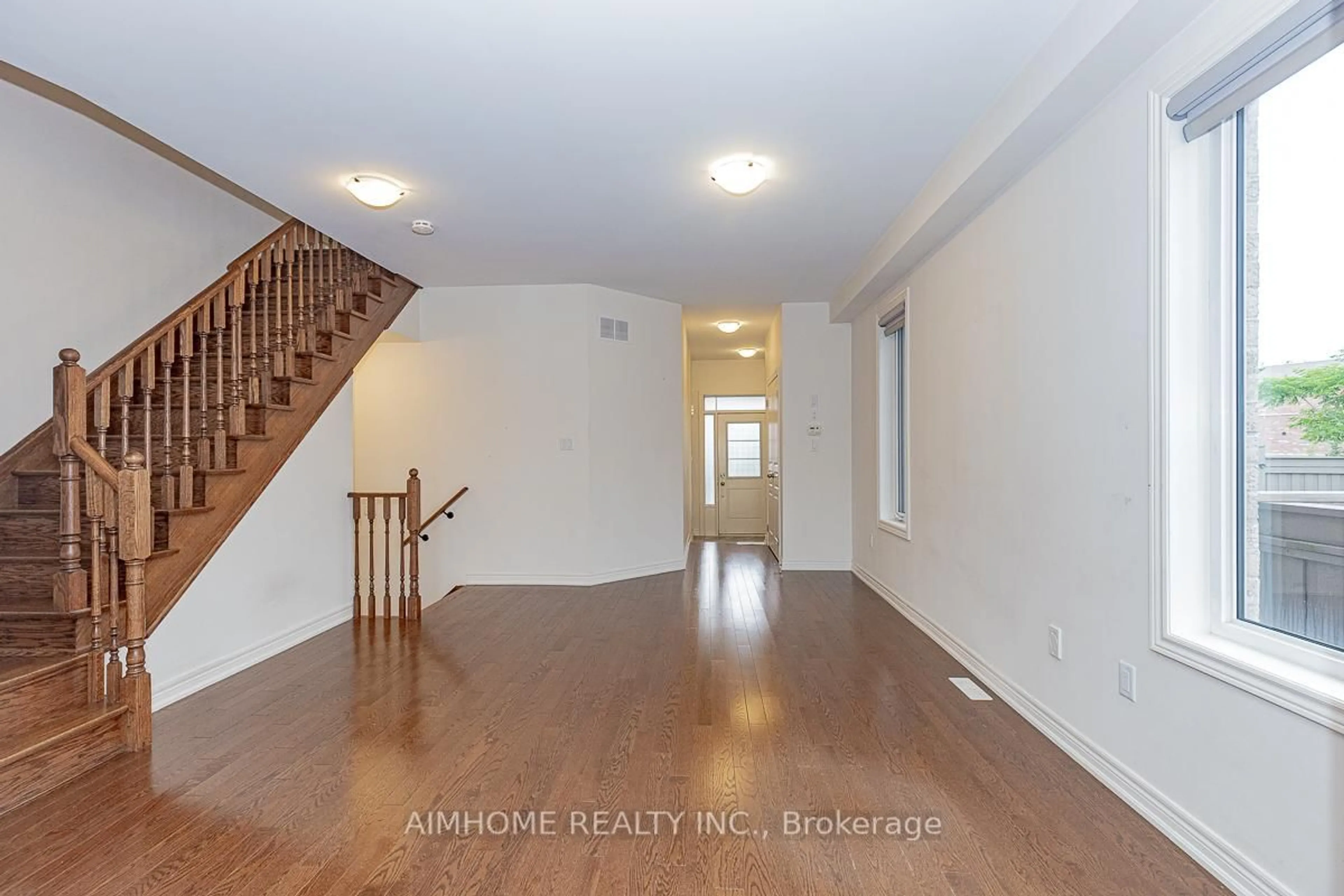 Unknown for 99 Chouinard Way, Aurora Ontario L4G 1B7