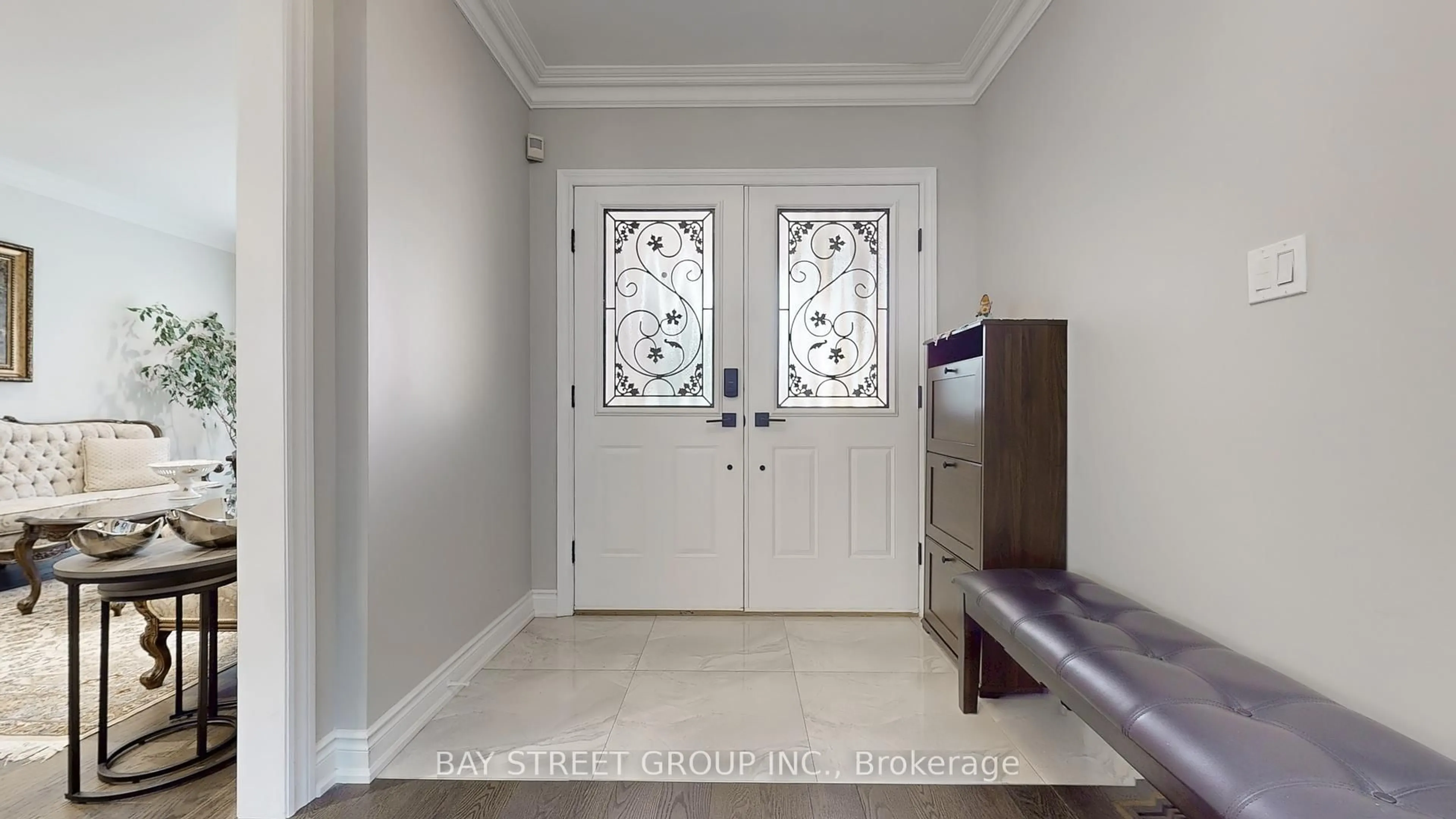 Indoor entryway for 57 Whitburn Cres, Vaughan Ontario L6A 1M7