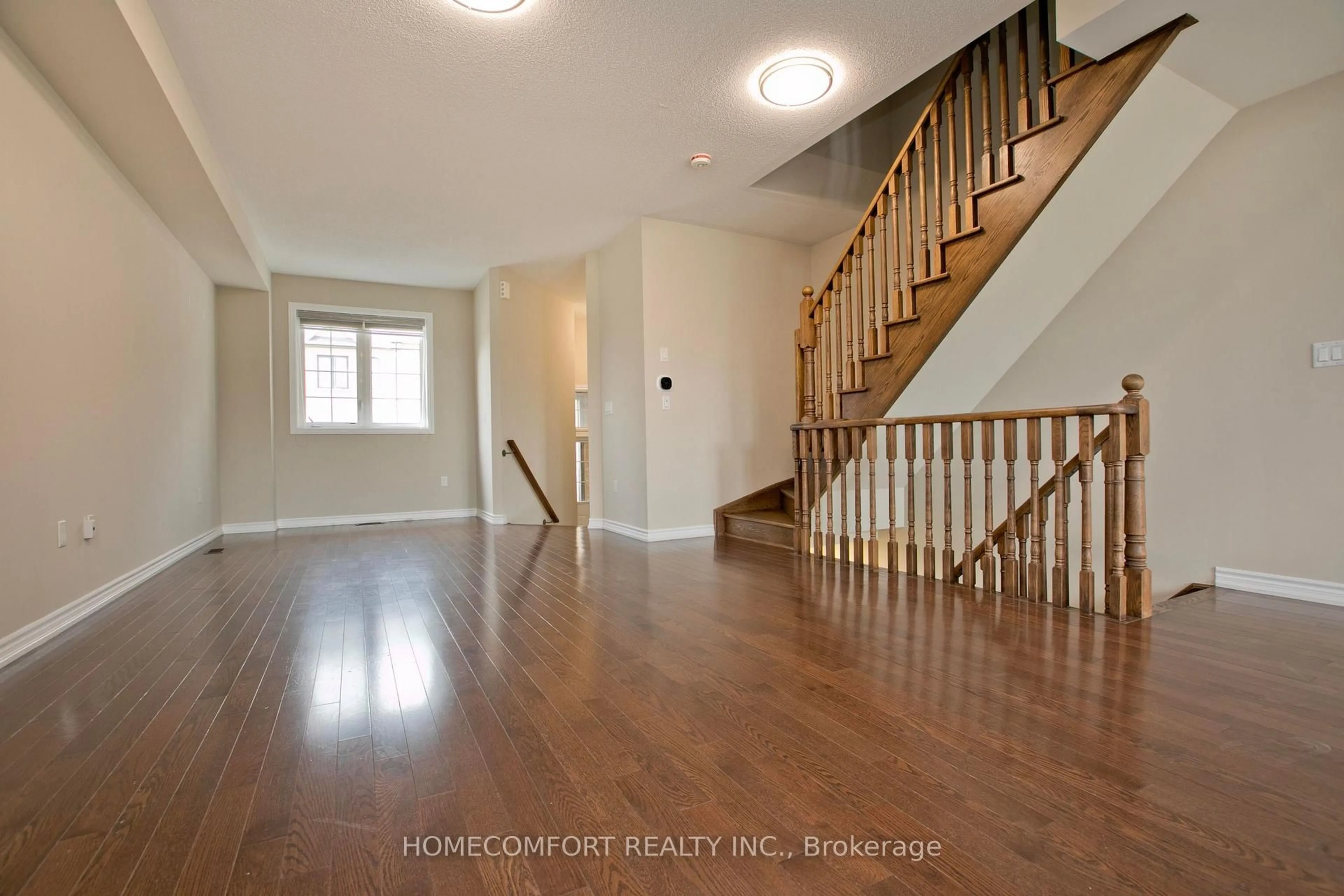 Indoor entryway for 9 Milbourne Lane, Richmond Hill Ontario L4E 2H8