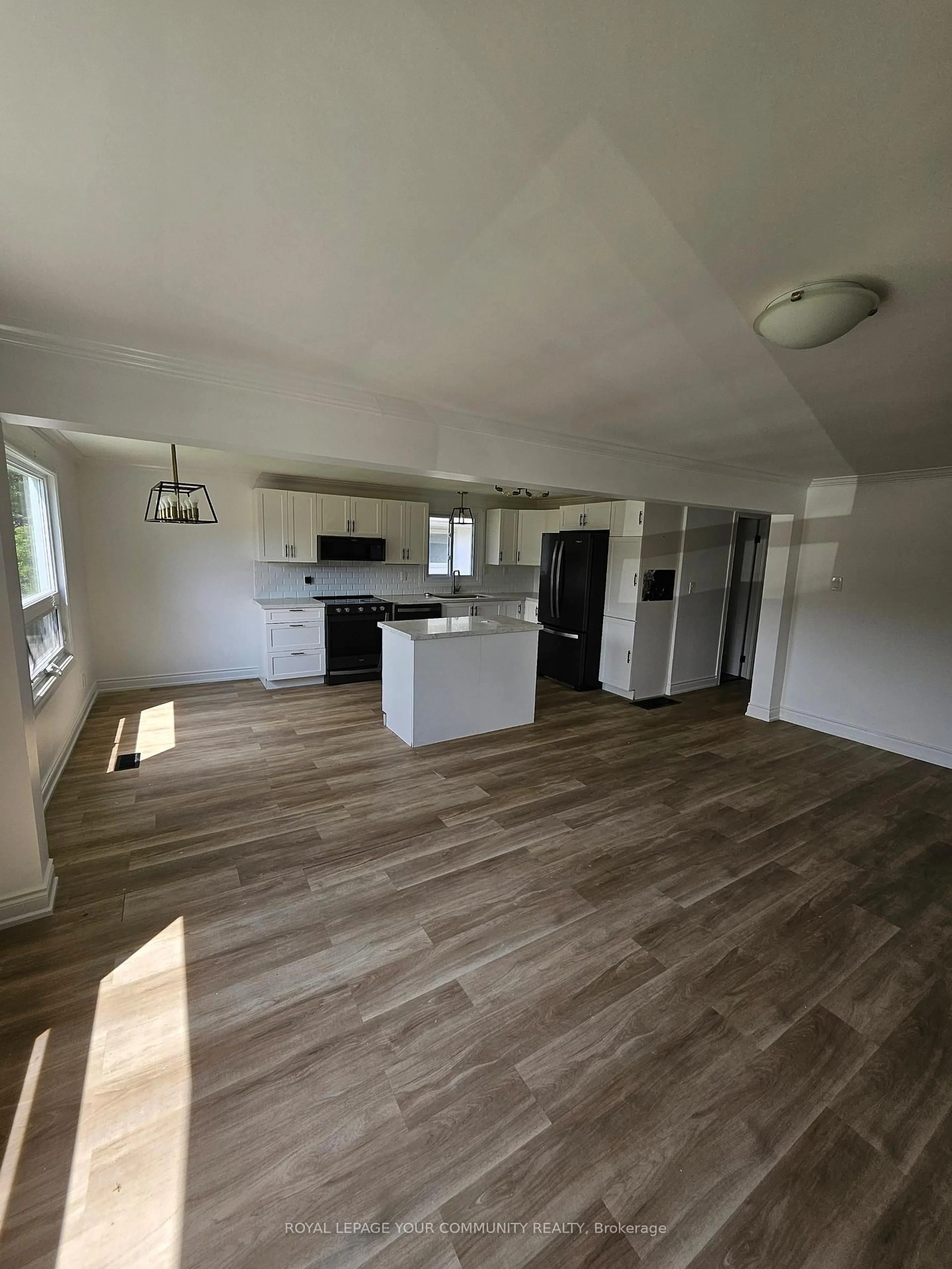 A pic of a room for 39 Eastern Ave, New Tecumseth Ontario L0G 1W0