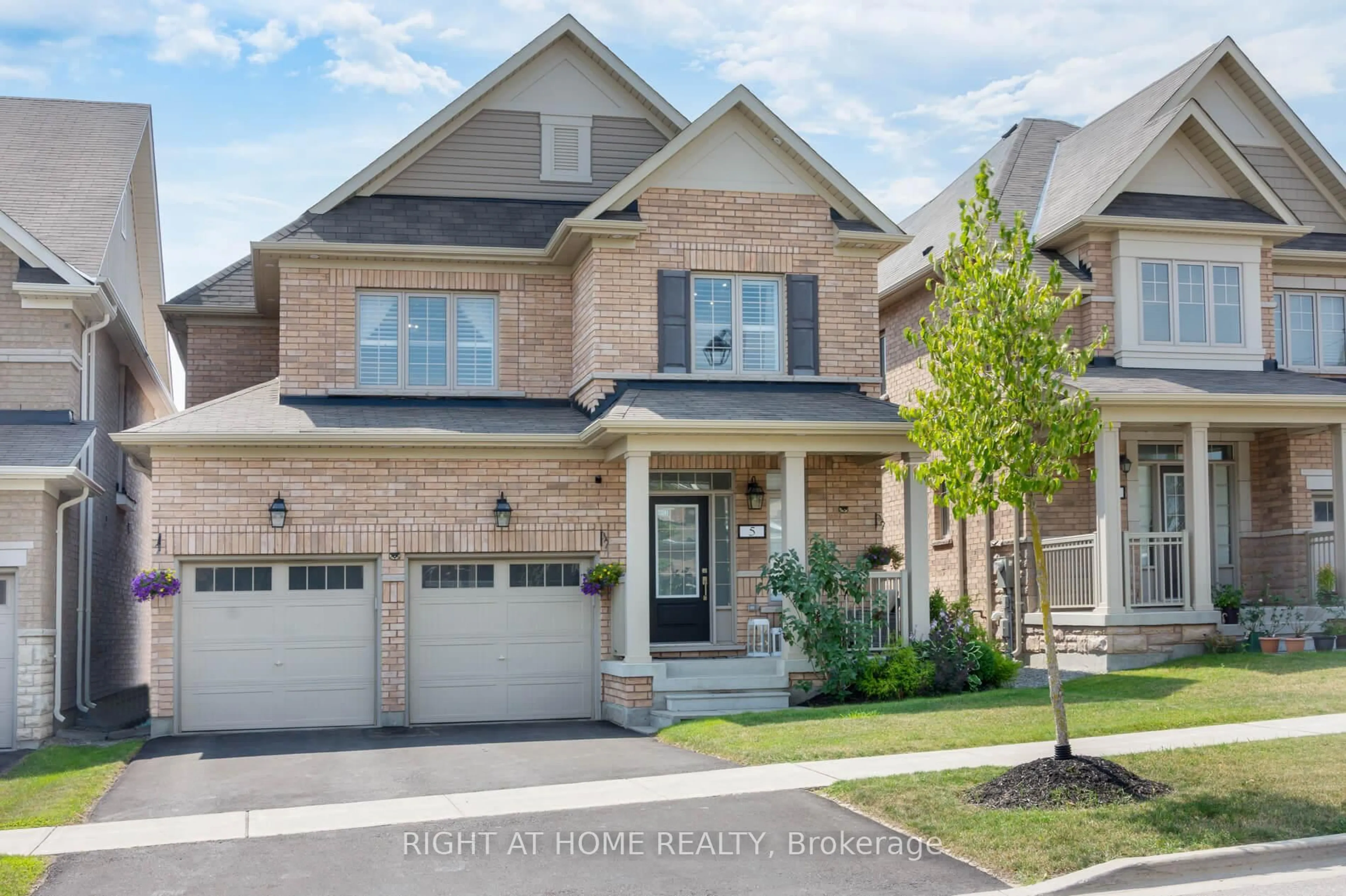Home with brick exterior material, street for 5 Pridham Pl, New Tecumseth Ontario L0G 1W0