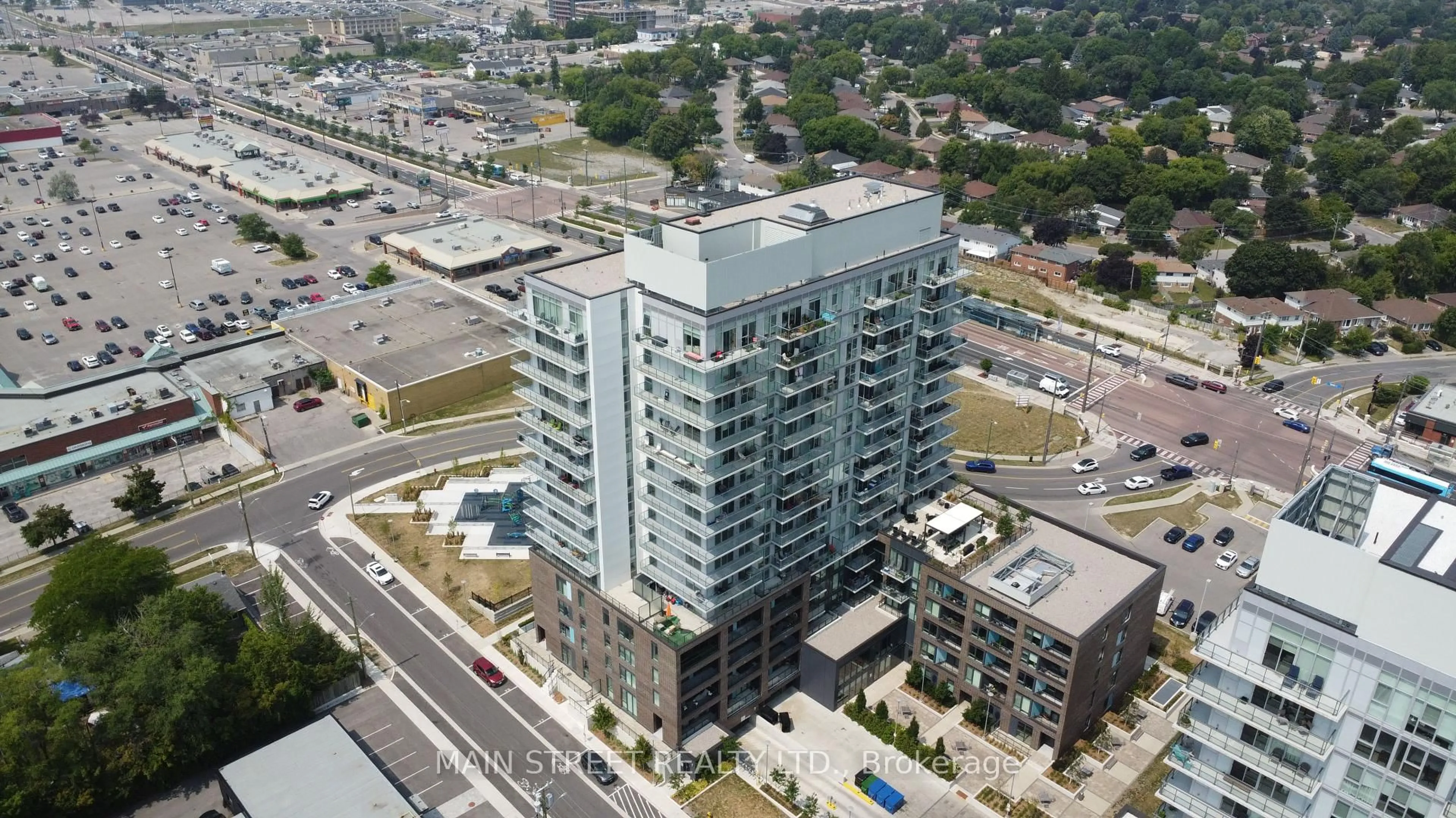 A pic from outside/outdoor area/front of a property/back of a property/a pic from drone, city buildings view from balcony for 185 Deerfield Rd #1506, Newmarket Ontario L3Y 0G7