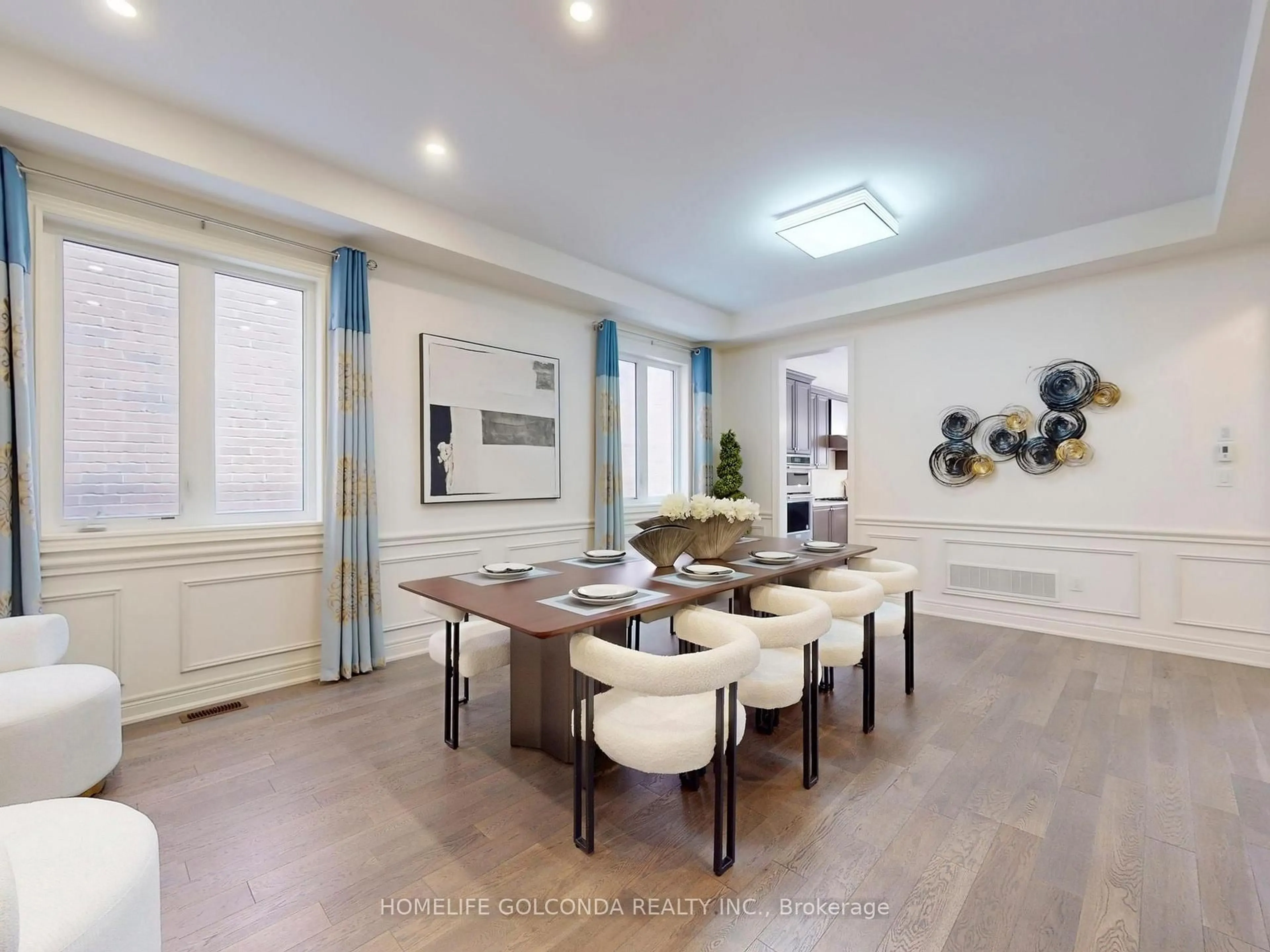 Dining room, wood/laminate floor for 21 Planet St, Richmond Hill Ontario L4C 8P5