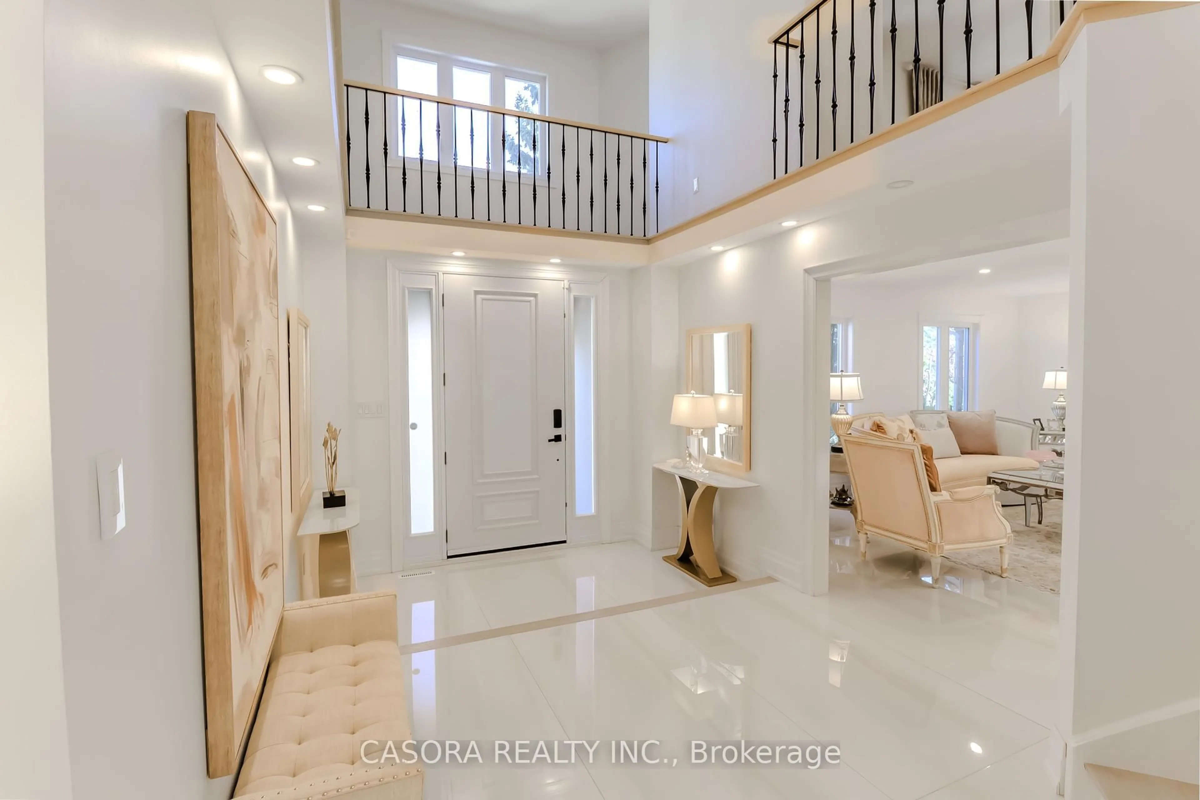 Indoor foyer for 2A Chiltern Hill, Richmond Hill Ontario L4B 3B9