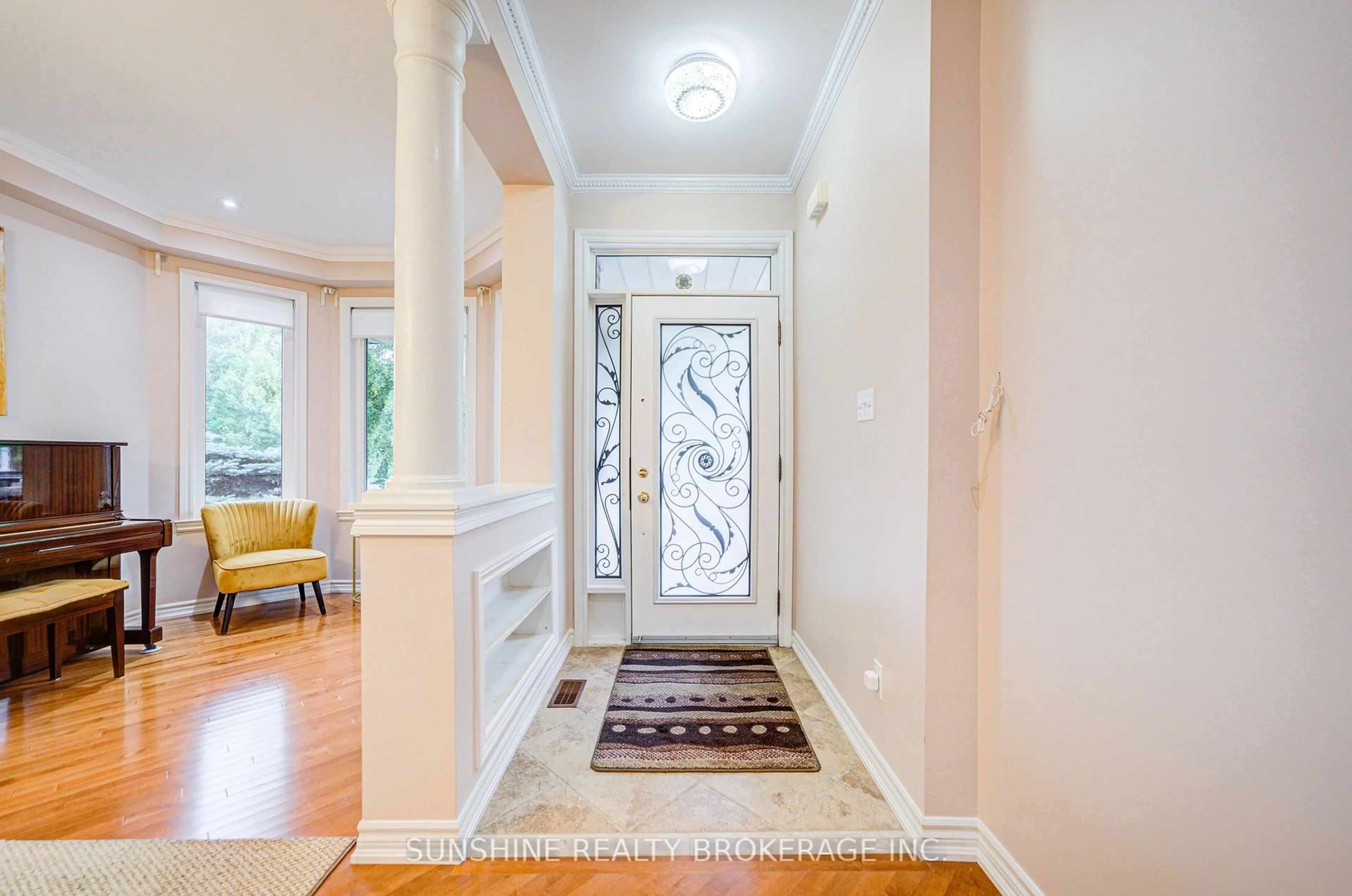 Indoor entryway for 52 Abilene Crt, Richmond Hill Ontario L4C 0S6