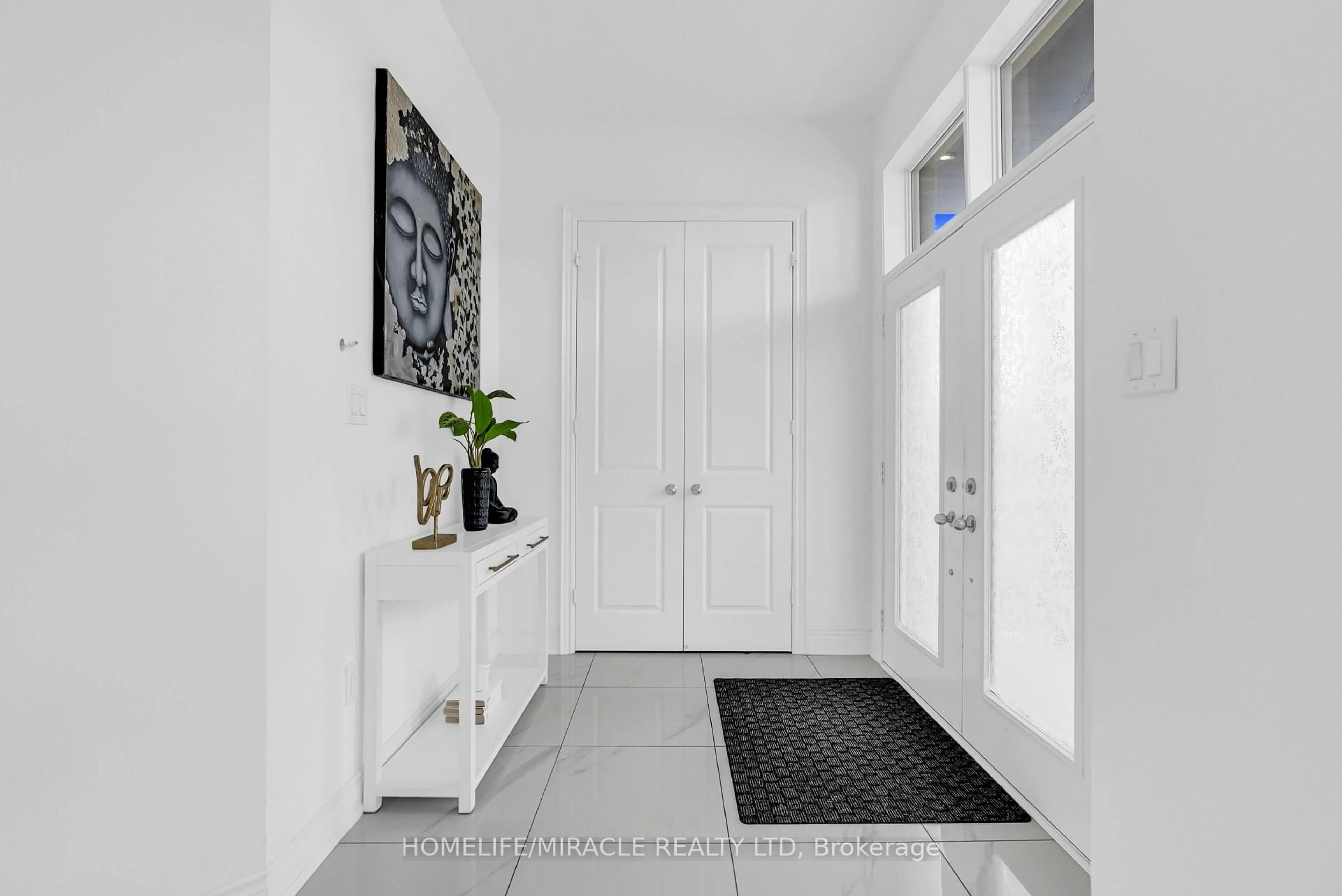 Indoor entryway for 9 Galen Cres, Vaughan Ontario L4H 5B6
