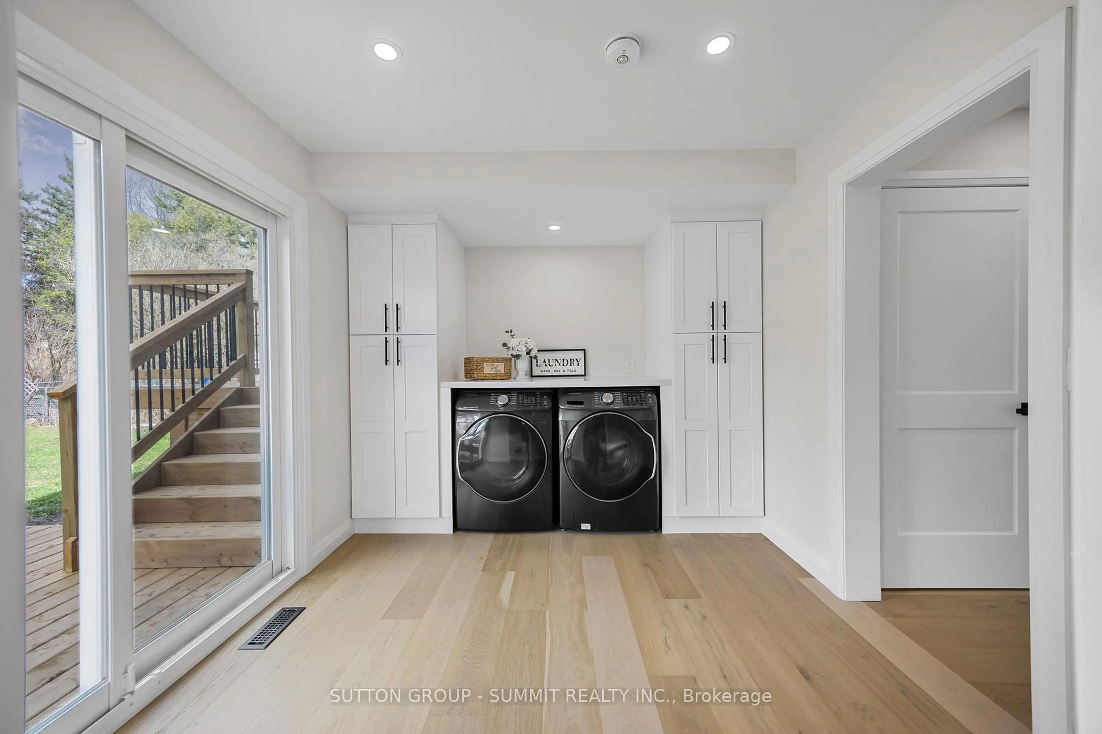 Laundry room for 124 King St, New Tecumseth Ontario L9R 1B2