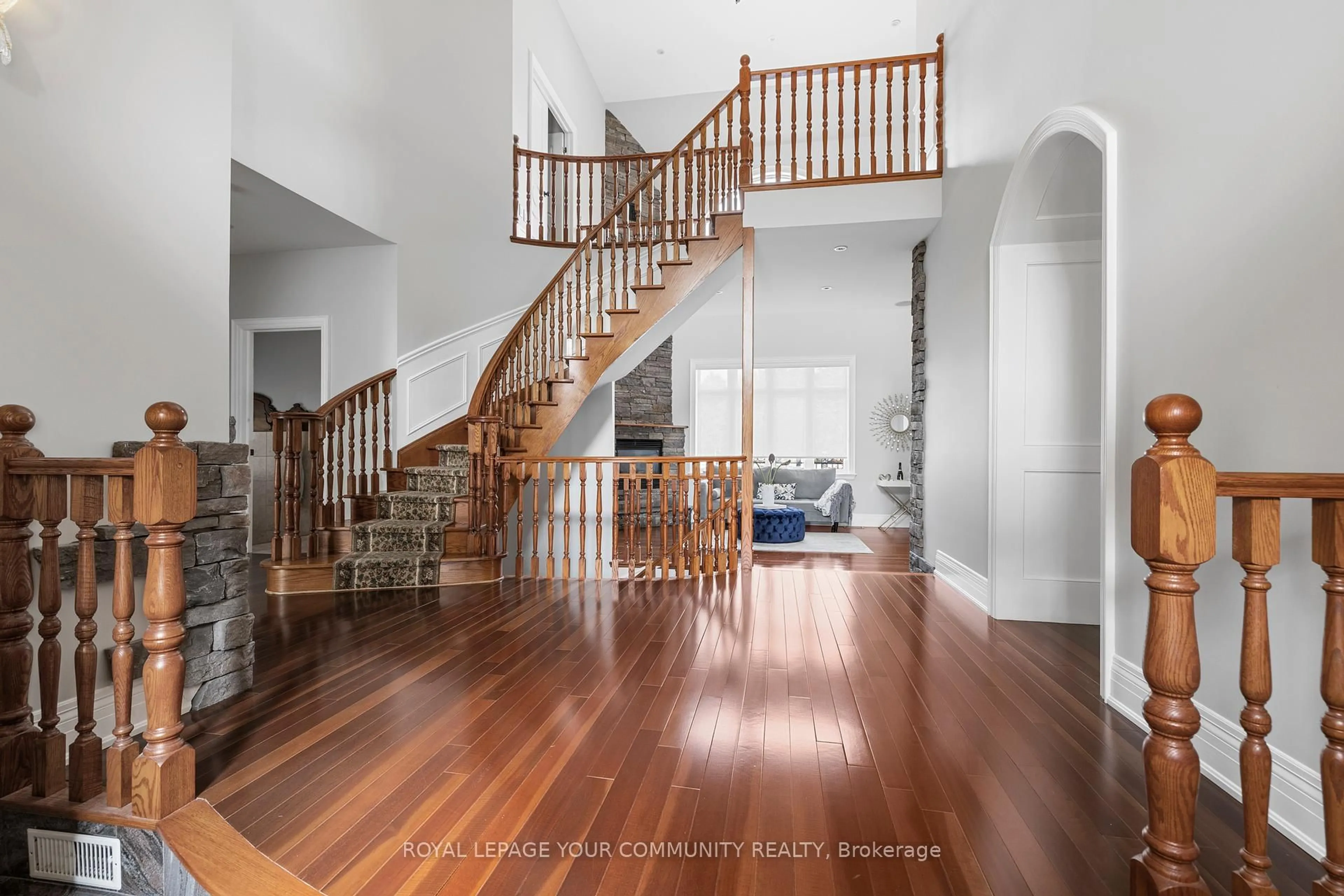 Indoor foyer for 294 Sunset Beach Rd, Richmond Hill Ontario L4E 3H2