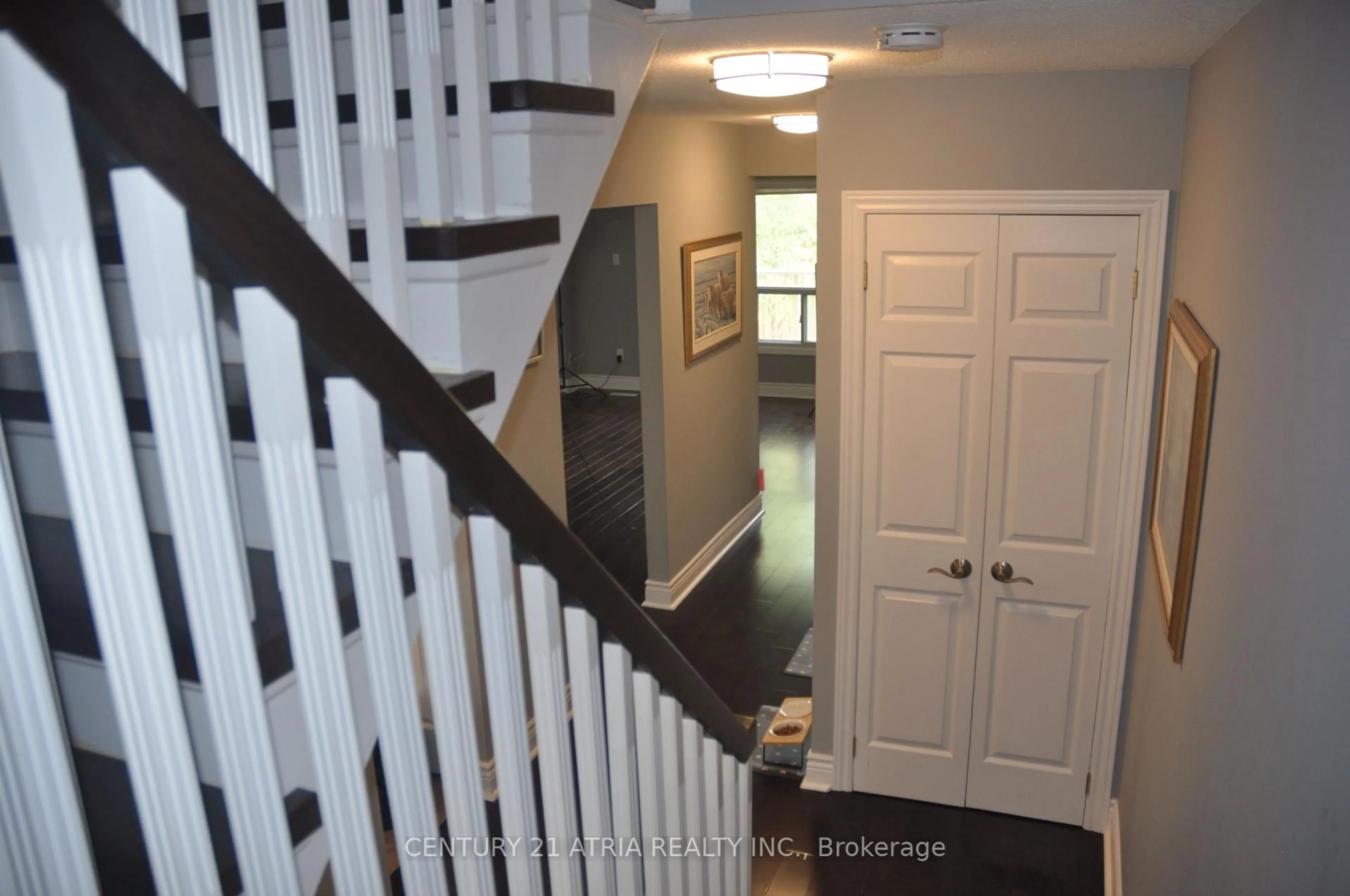 Indoor entryway for 11 Plaisance Rd #63, Richmond Hill Ontario L4C 5H1
