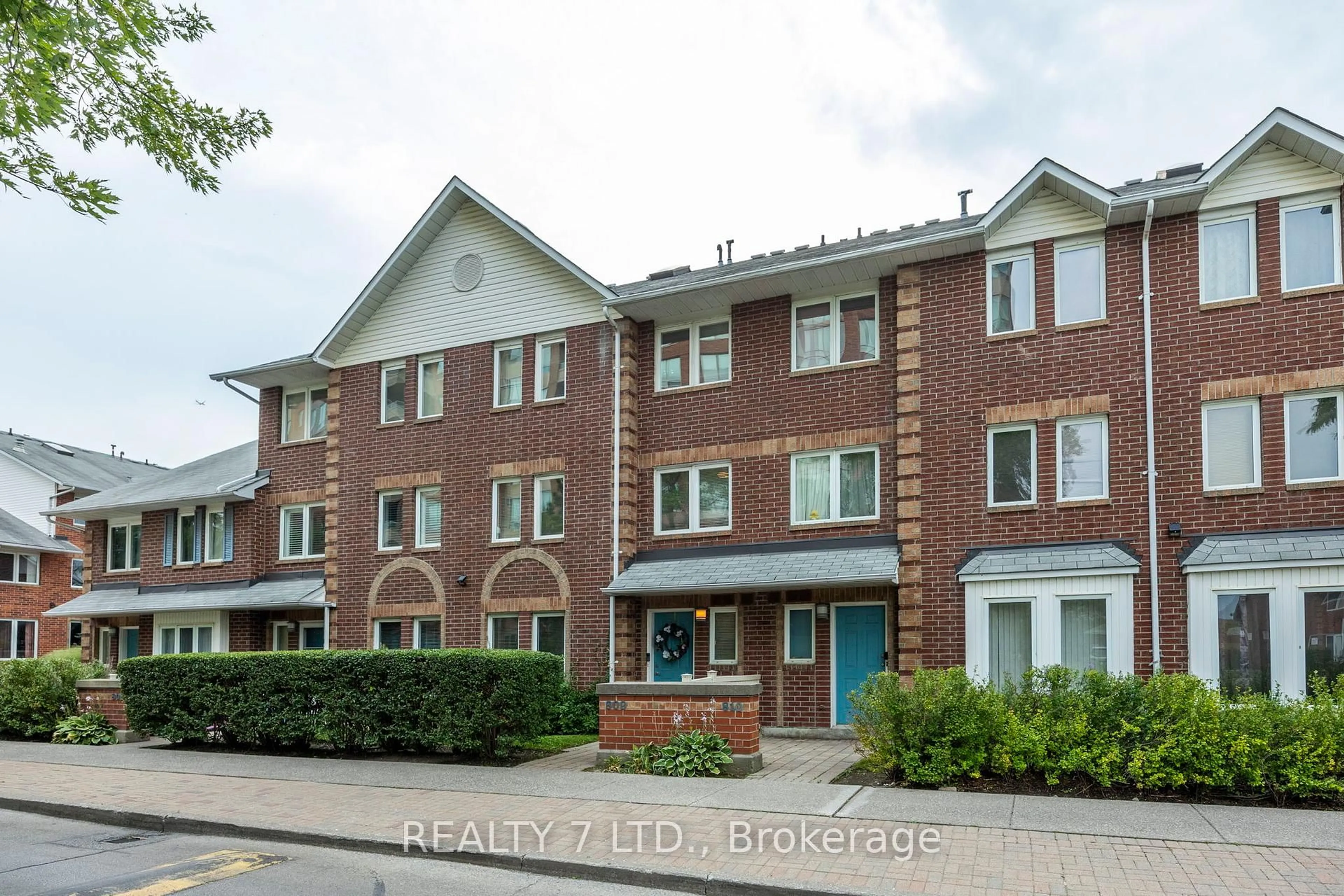 A pic from outside/outdoor area/front of a property/back of a property/a pic from drone, street for 900 Steeles Ave #809, Vaughan Ontario L4J 8C2