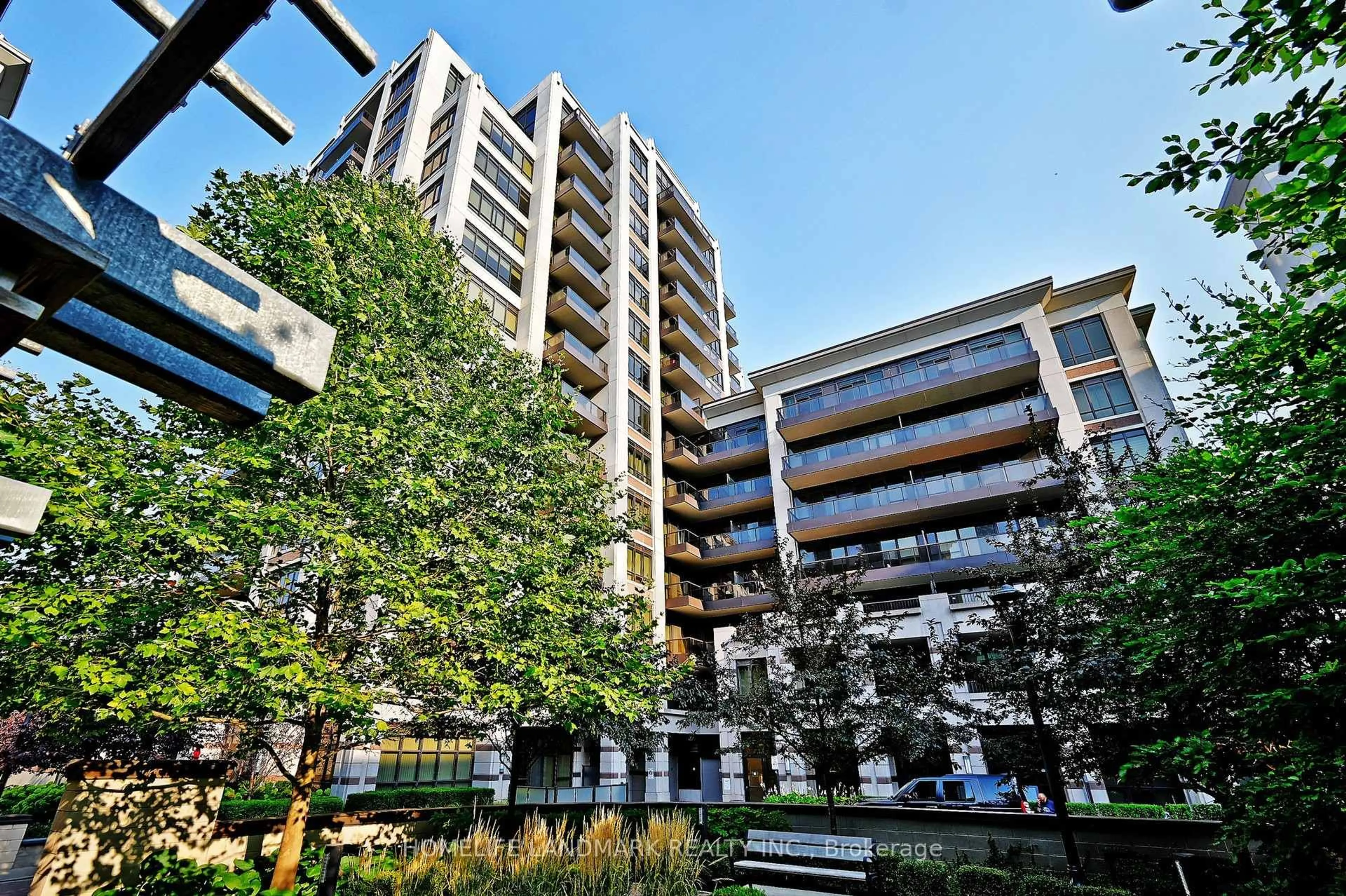 A pic from outside/outdoor area/front of a property/back of a property/a pic from drone, building for 38 Cedarland Dr #615, Markham Ontario L6G 0G7