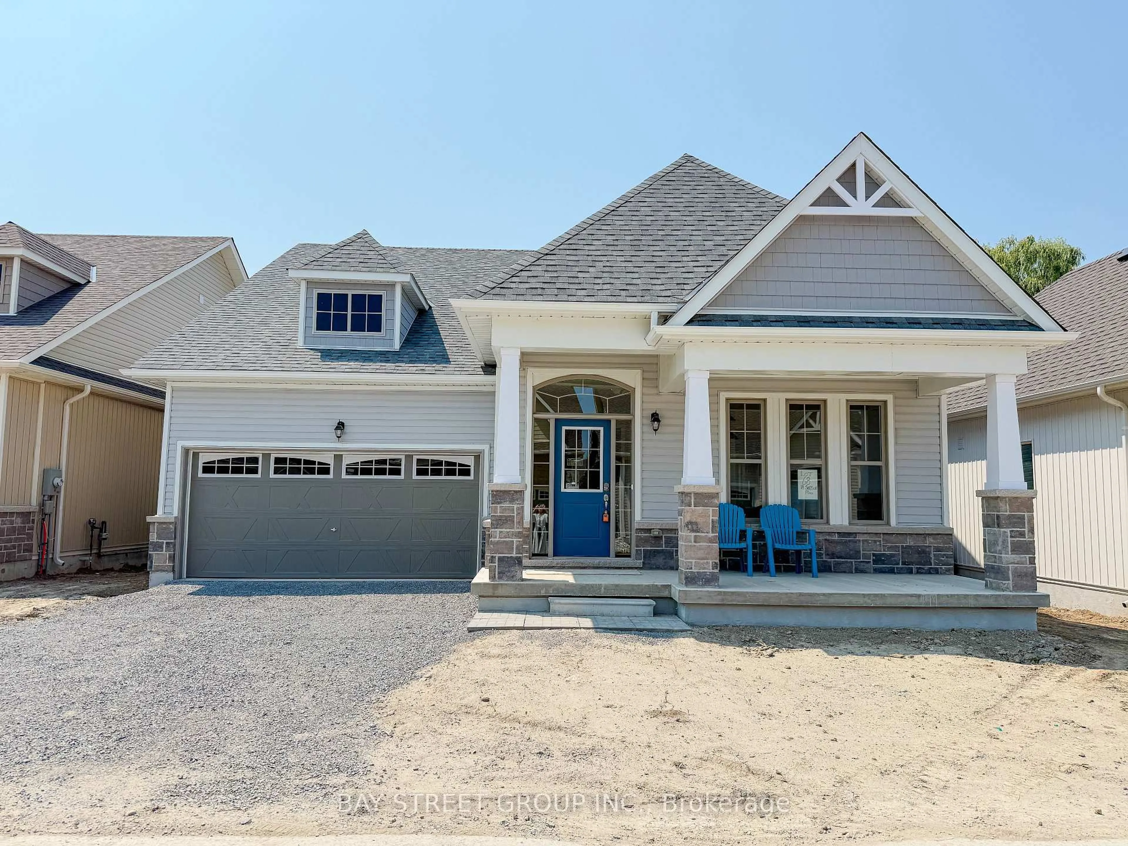 Home with vinyl exterior material, street for 18 Shelson Pl, Georgina Ontario L0E 1R0