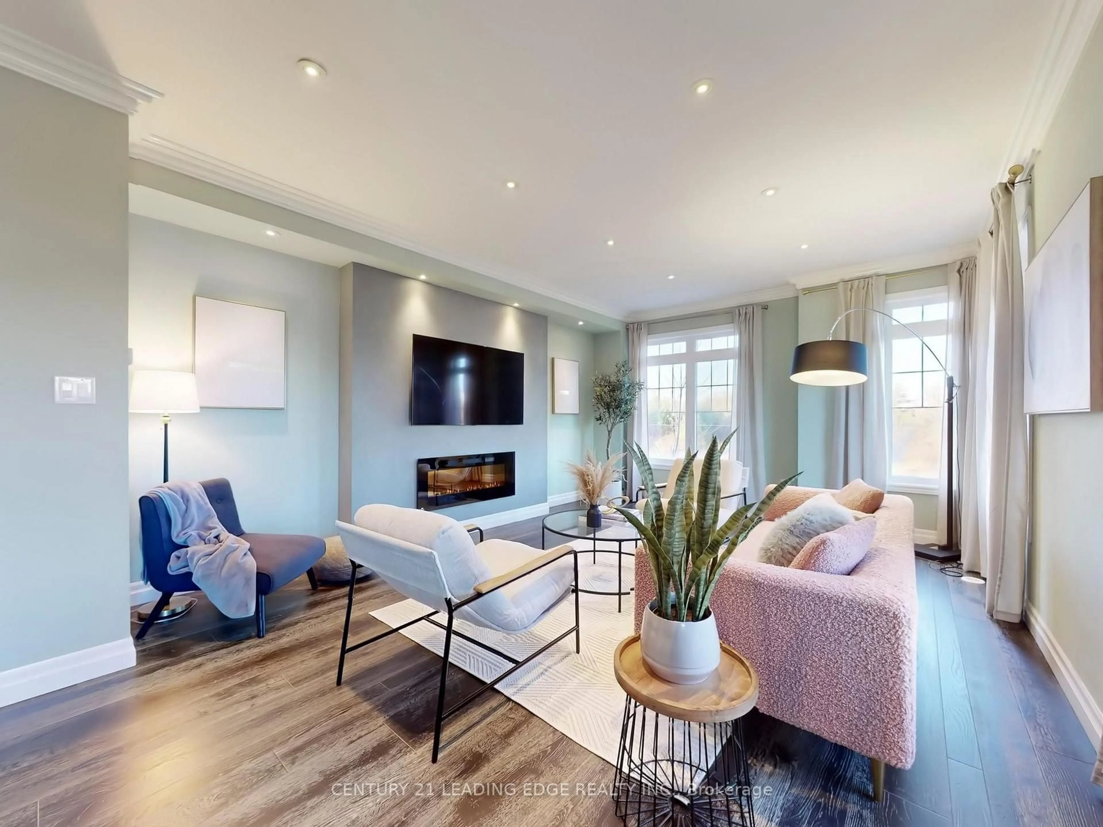 Living room with furniture, unknown for 11 Dundas Way, Markham Ontario L6E 0R7