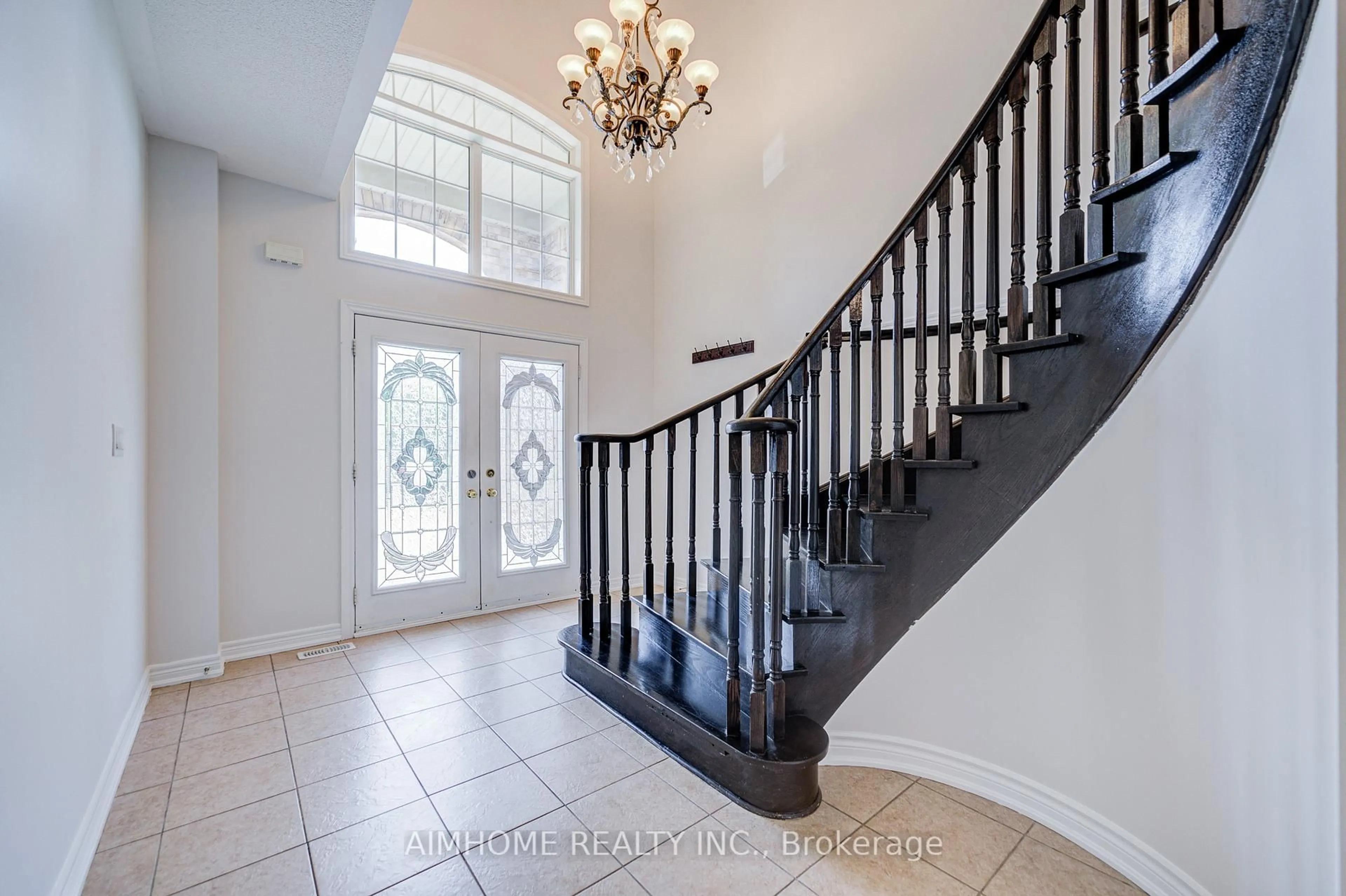 Indoor entryway for 415 Peter Rupert Ave, Vaughan Ontario L6A 0N8