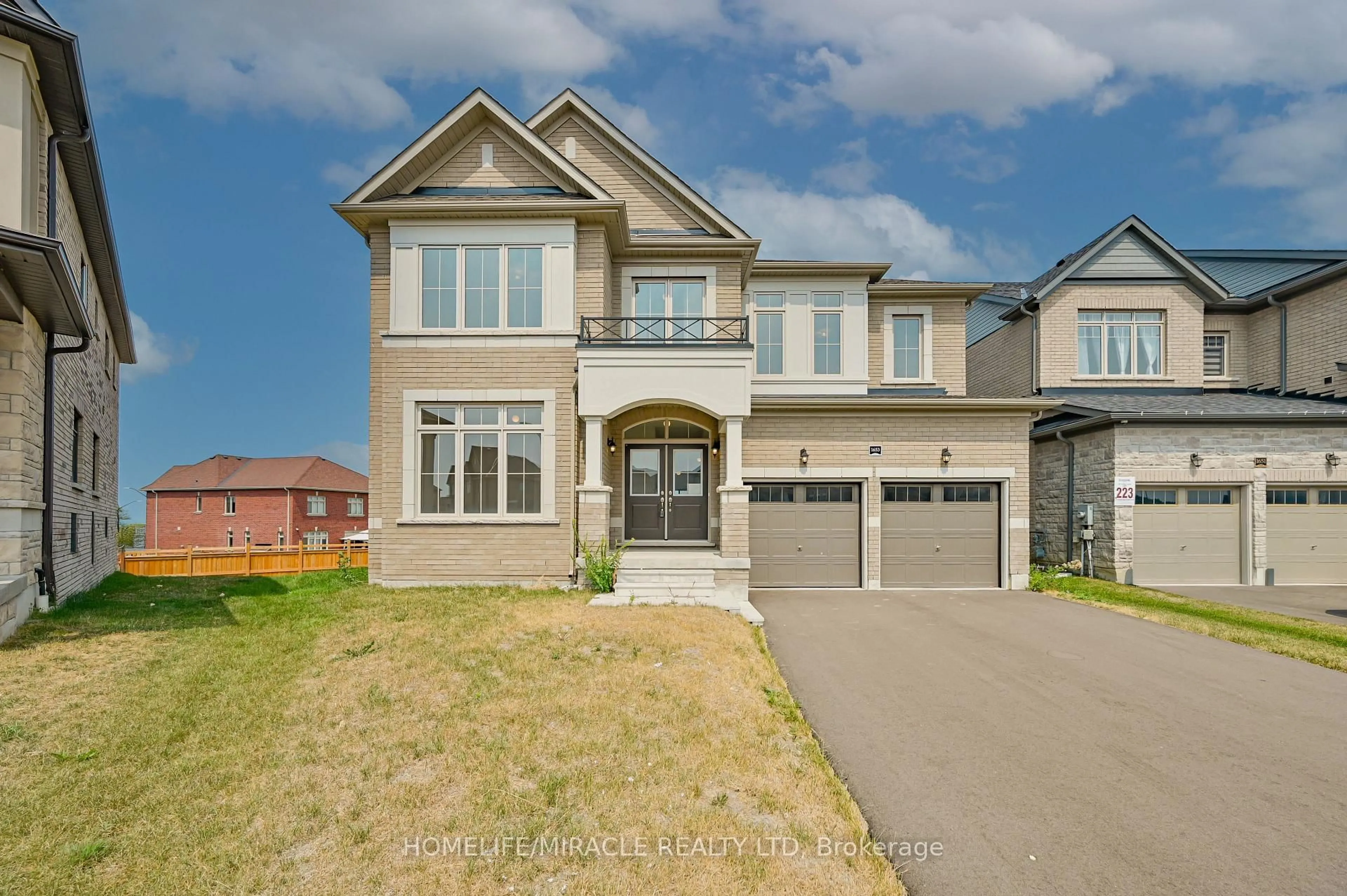Home with brick exterior material, street for 1653 Corsal Crt, Innisfil Ontario L9S 0P8